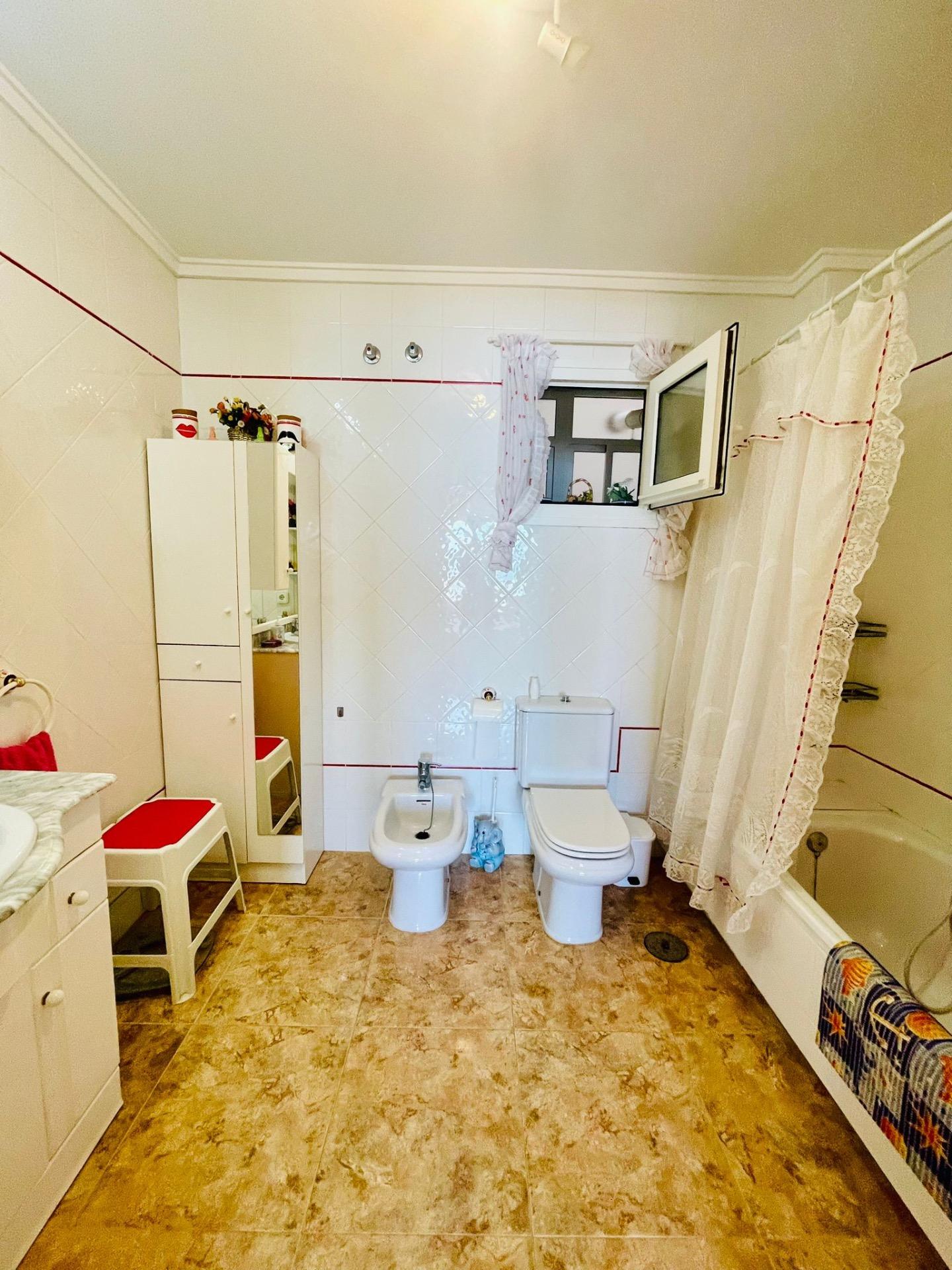 3 Bed, 2 Bath, ApartmentFor Sale, Torrevieja, Alicante