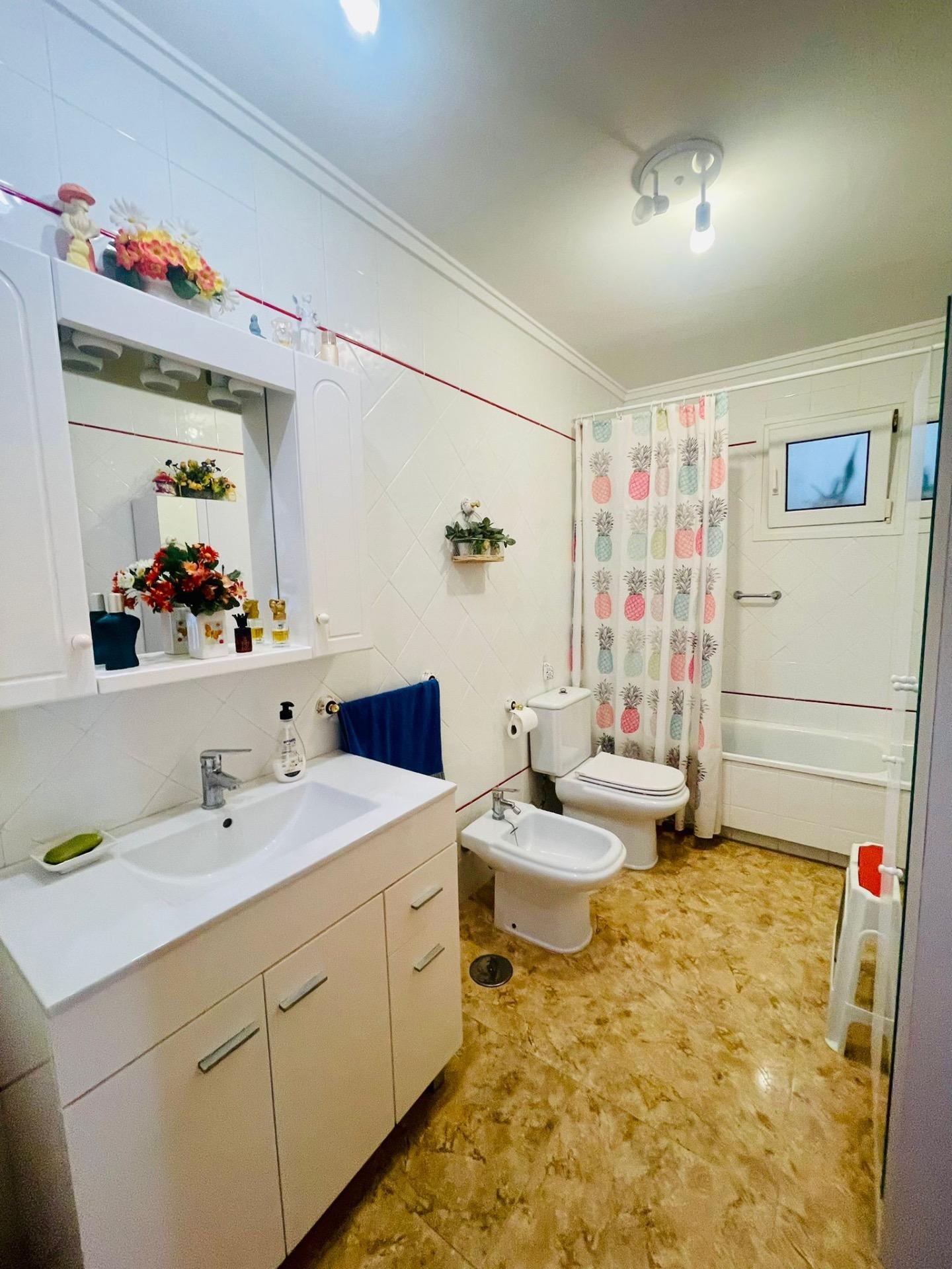 3 Bed, 2 Bath, ApartmentFor Sale, Torrevieja, Alicante