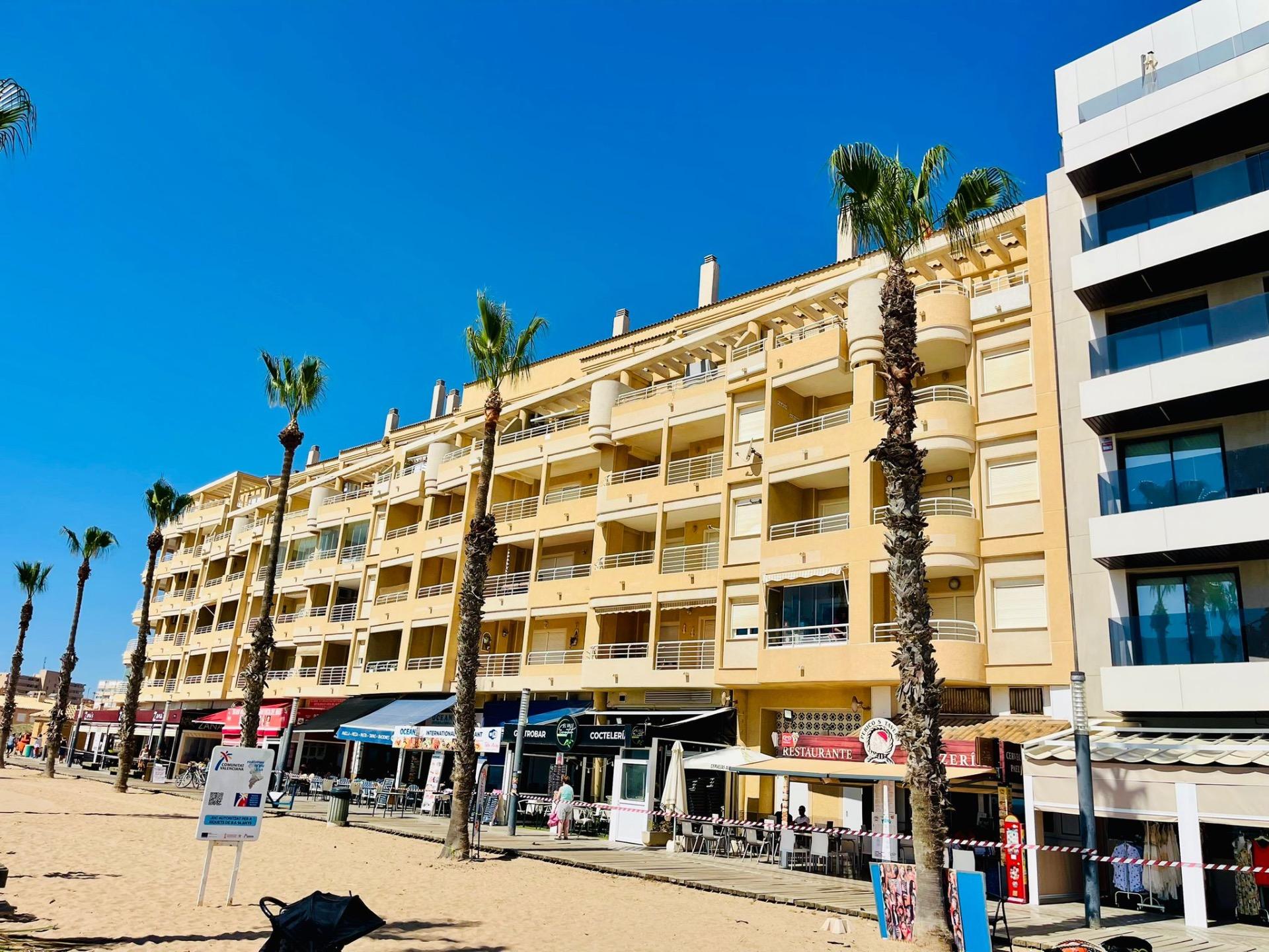 3 Bed, 2 Bath, ApartmentFor Sale, Torrevieja, Alicante