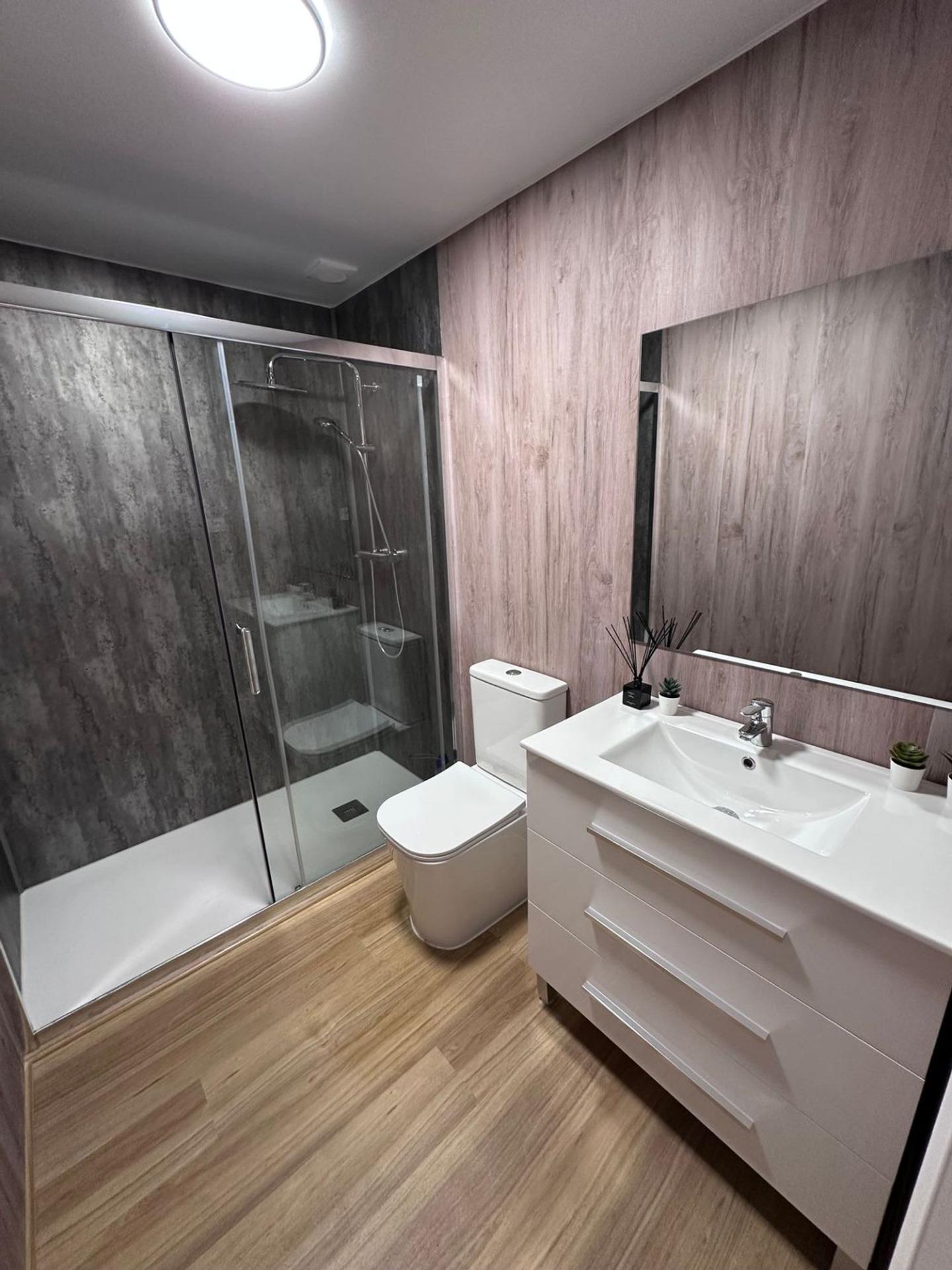 2 Bed, 1 Bath, ApartmentFor Sale, Torrevieja, Alicante