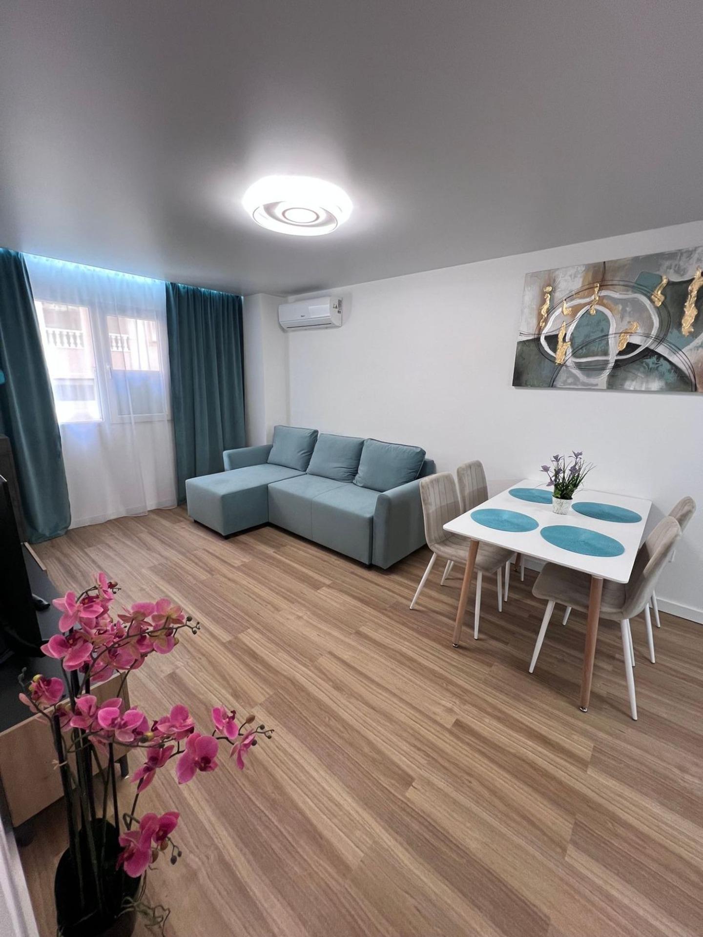2 Bed, 1 Bath, ApartmentFor Sale, Torrevieja, Alicante