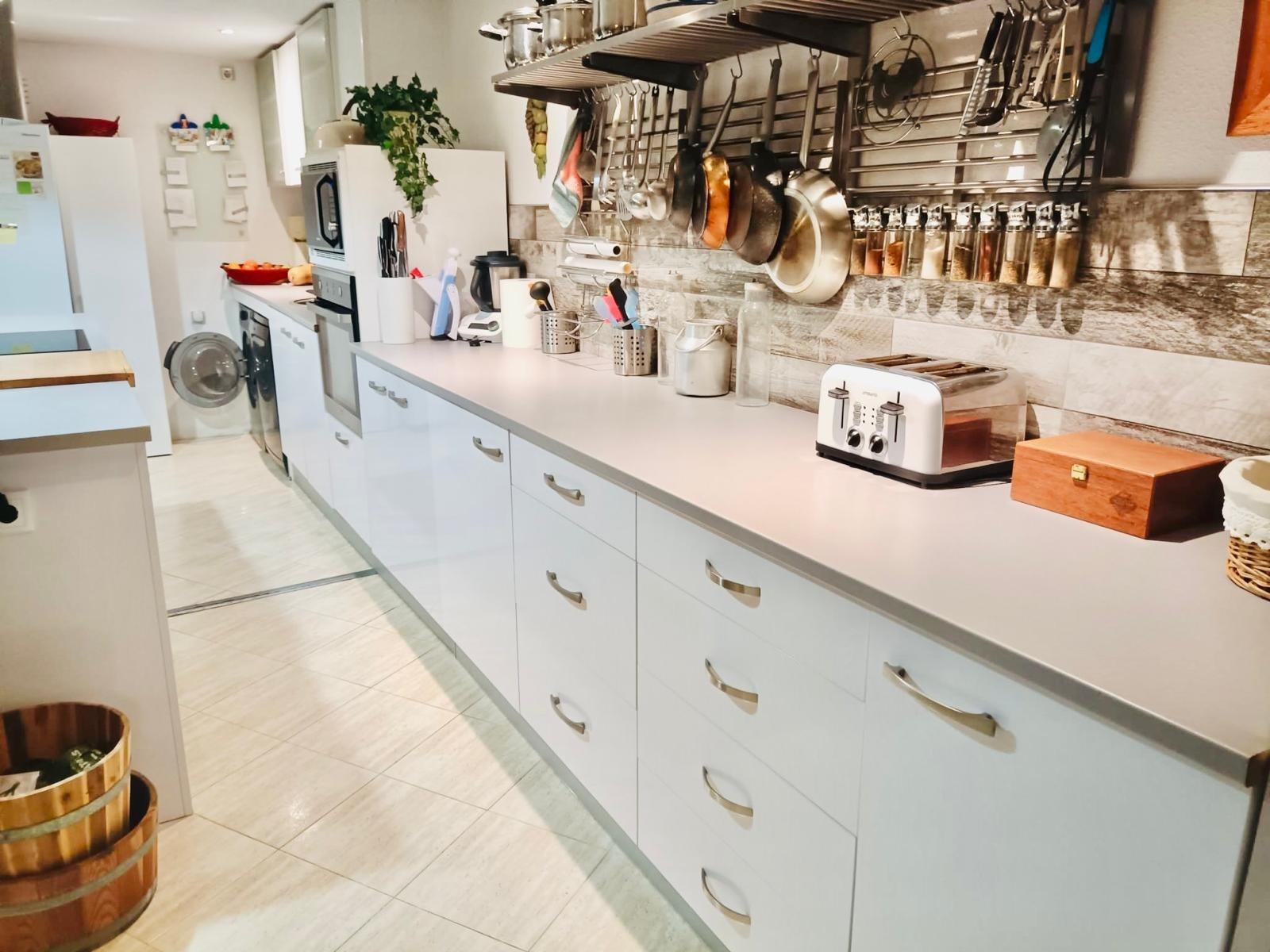 3 Bed, 2 Bath, ApartmentFor Sale, Torrevieja, Alicante