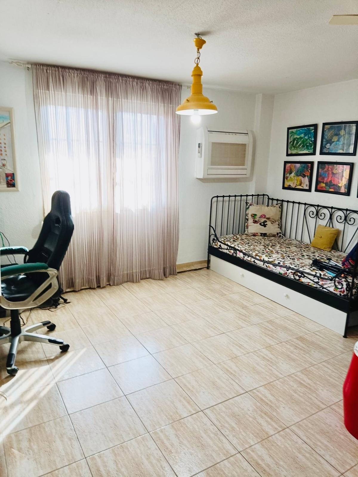 3 Bed, 2 Bath, ApartmentFor Sale, Torrevieja, Alicante