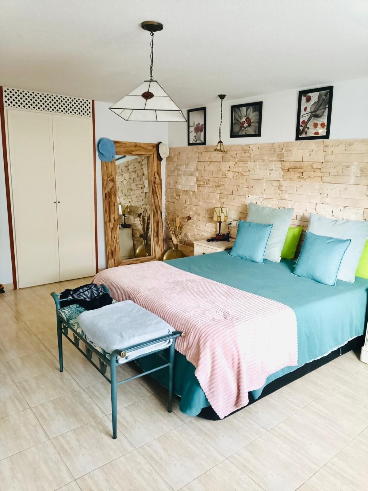 3 Bed, 2 Bath, ApartmentFor Sale, Torrevieja, Alicante