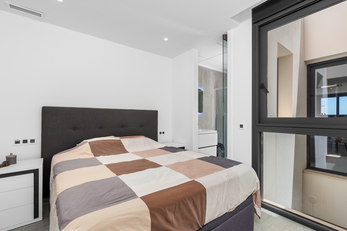 5 Bed, 4 Bath, HouseFor Sale, San Miguel de Salinas, Alicante