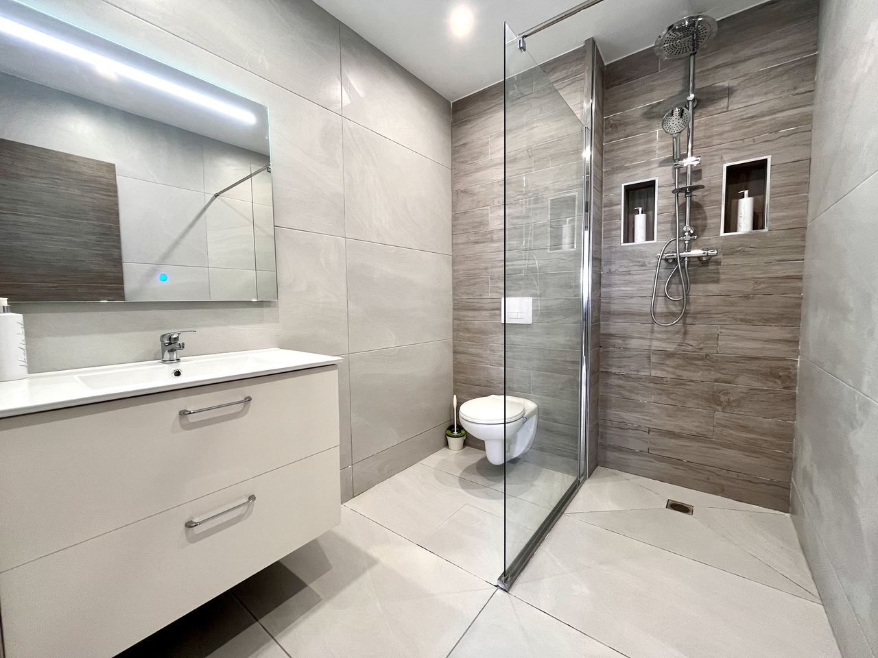 5 Bed, 3 Bath, HouseFor Sale, San Miguel de Salinas, Alicante