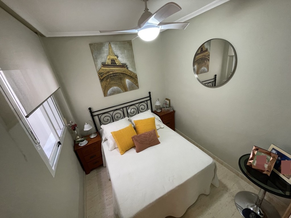 2 Bed, 1 Bath, ApartmentFor Sale, Torrevieja, Alicante