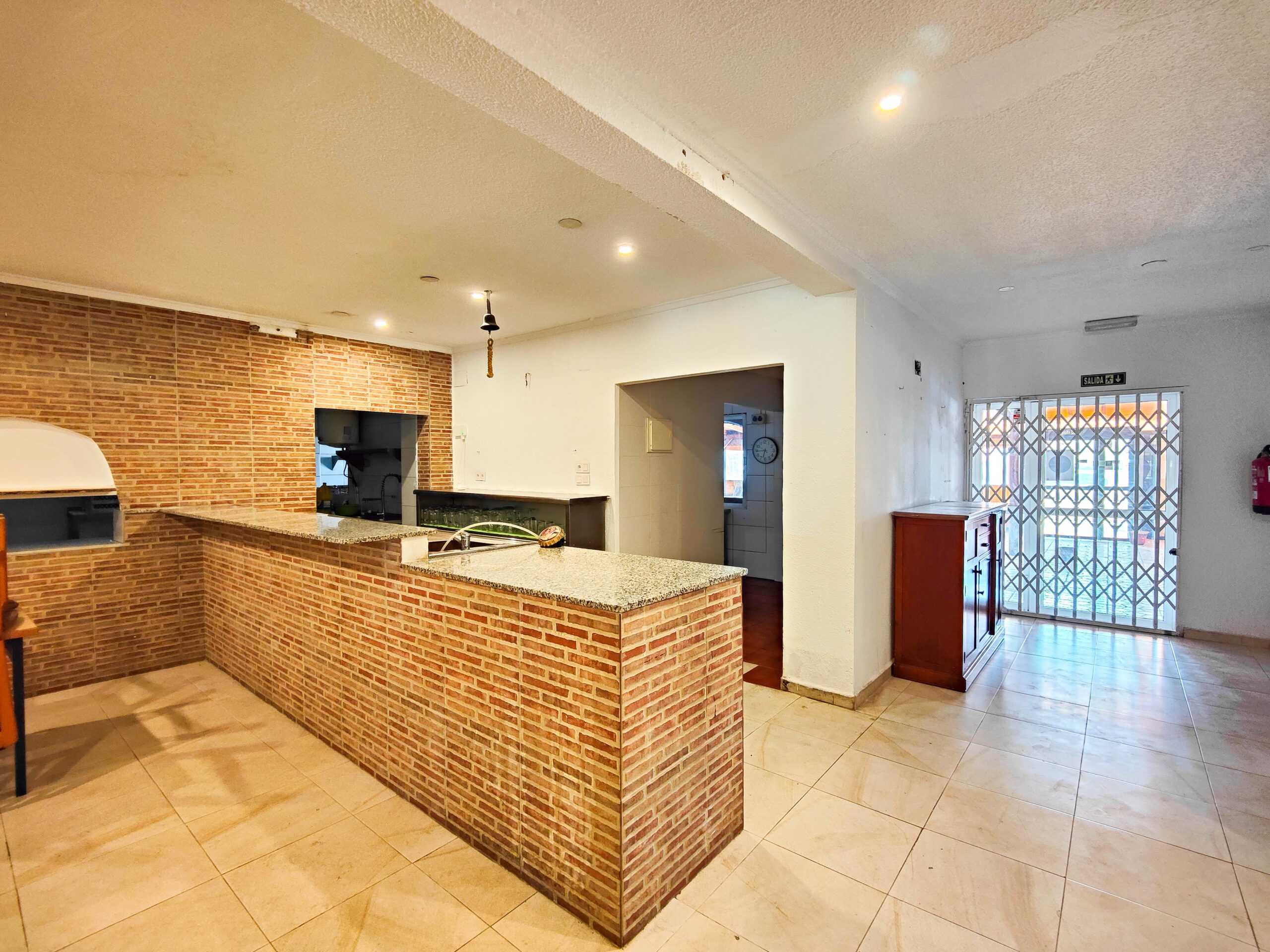 6 Bed, 3 Bath, ApartmentFor Sale, Torrevieja, Alicante