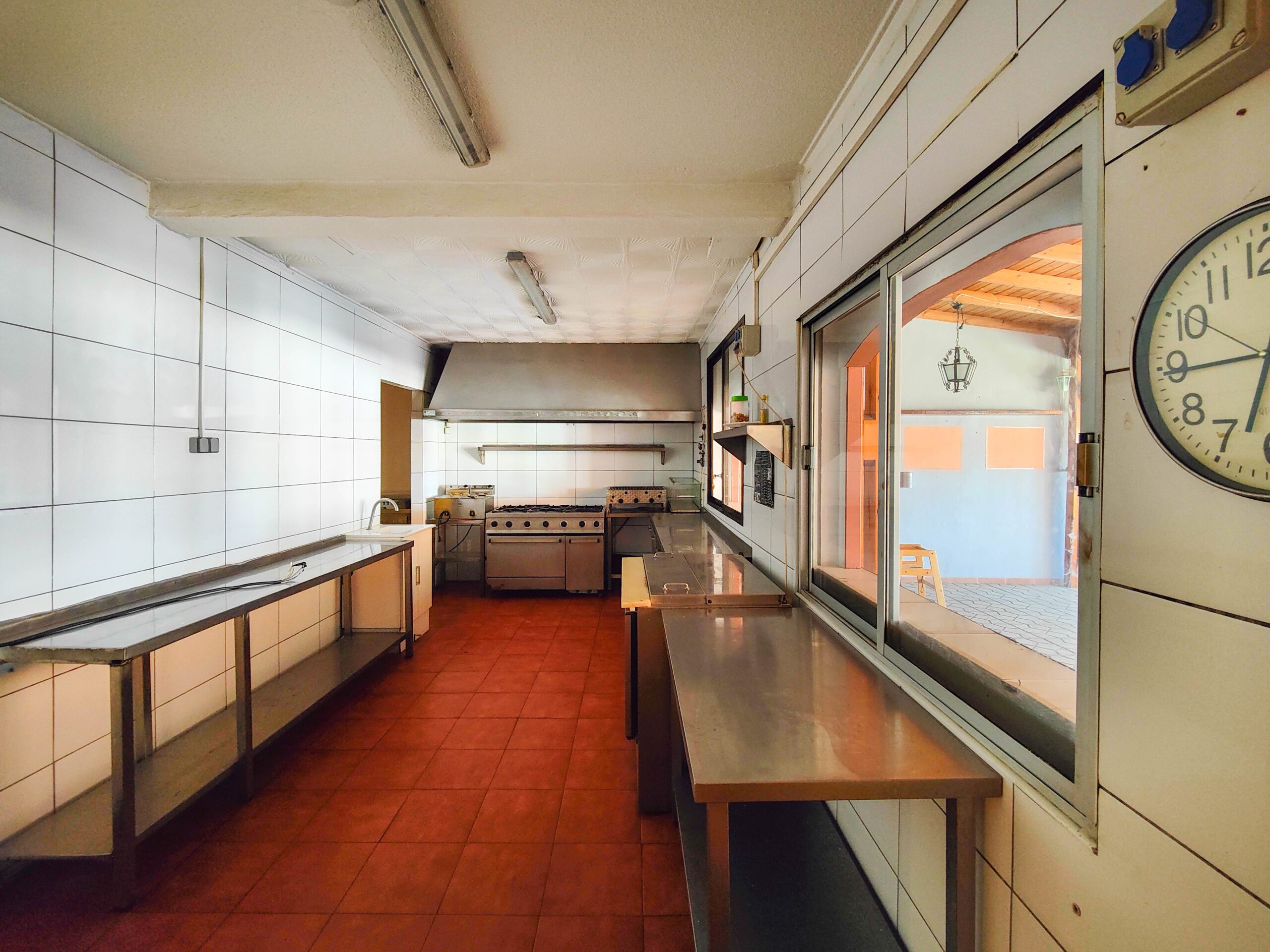 6 Bed, 3 Bath, ApartmentFor Sale, Torrevieja, Alicante