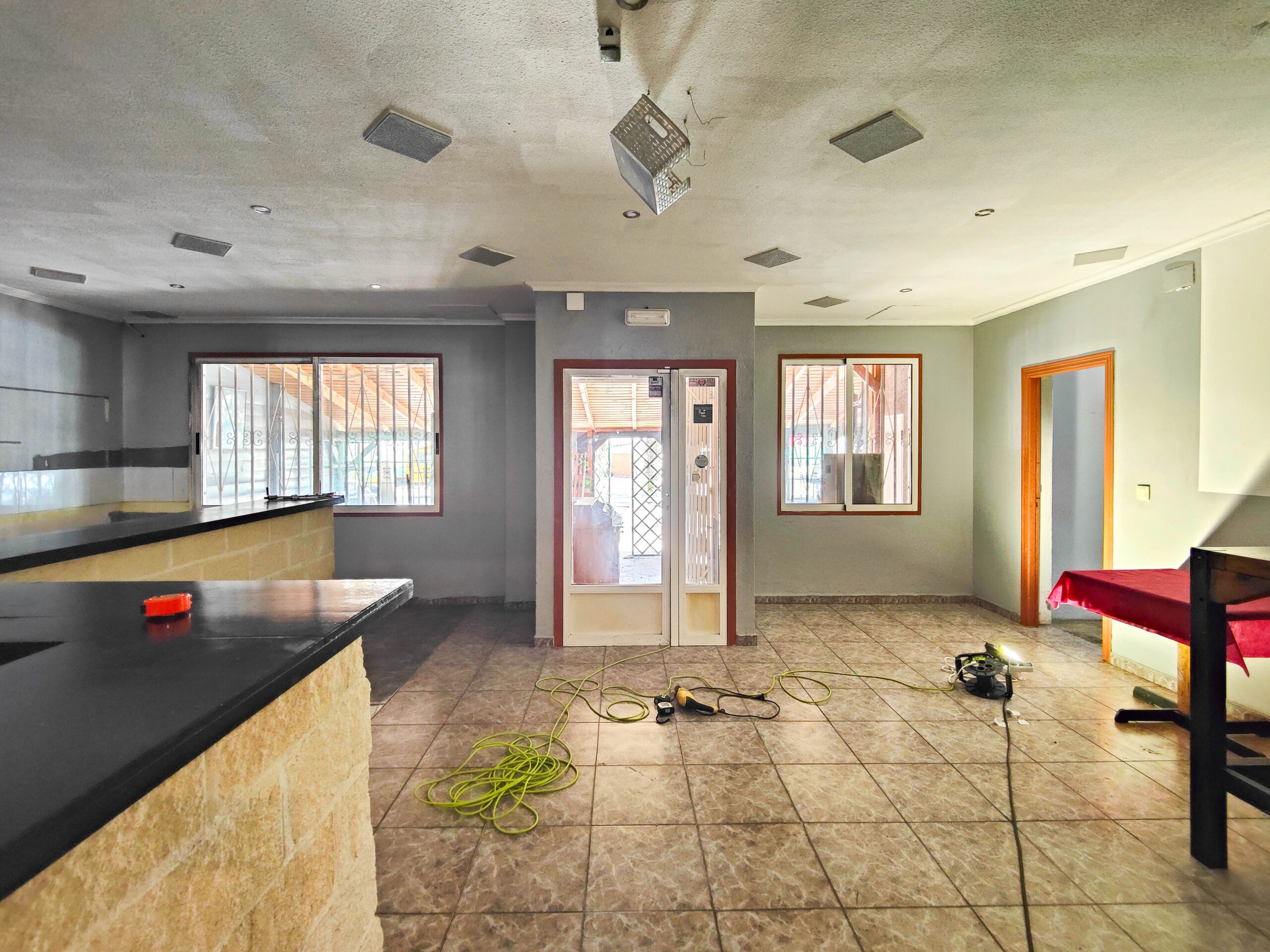 6 Bed, 3 Bath, ApartmentFor Sale, Torrevieja, Alicante