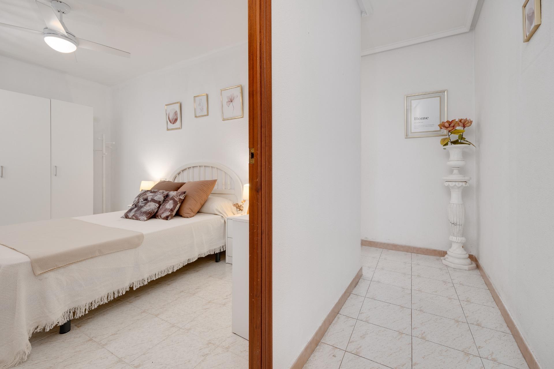 3 Bed, 2 Bath, ApartmentFor Sale, Torrevieja, Alicante 3 Bed, 2 Bath, ApartmentFor Sale, Torrevieja, Alicante