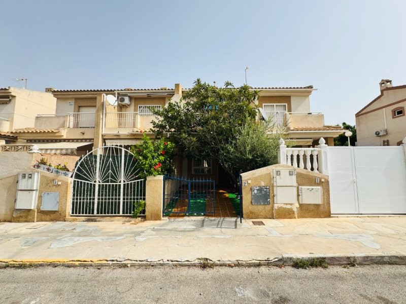 3 Bed, 2 Bath, ApartmentFor Sale, Torrevieja, Alicante 3 Bed, 2 Bath, ApartmentFor Sale, Torrevieja, Alicante