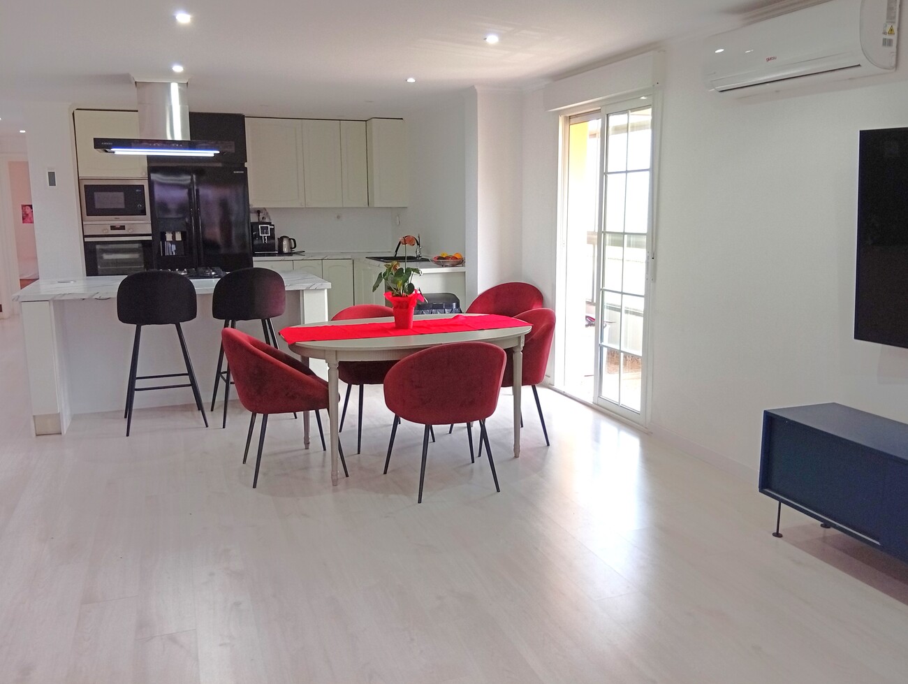 3 Bed, 2 Bath, ApartmentFor Sale, Alicante, Alicante 3 Bed, 2 Bath, ApartmentFor Sale, Alicante, Alicante