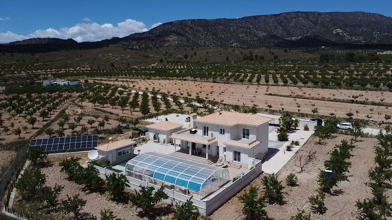 4 Bed, 5 Bath, HouseFor Sale, Pinoso, Alicante 4 Bed, 5 Bath, HouseFor Sale, Pinoso, Alicante