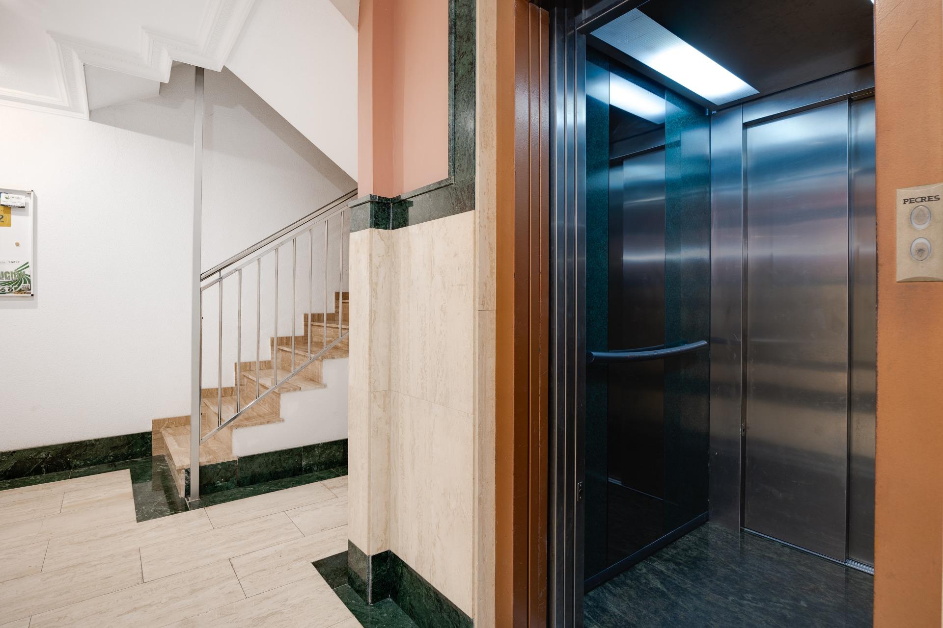 3 Bed, 2 Bath, ApartmentFor Sale, Torrevieja, Alicante 3 Bed, 2 Bath, ApartmentFor Sale, Torrevieja, Alicante