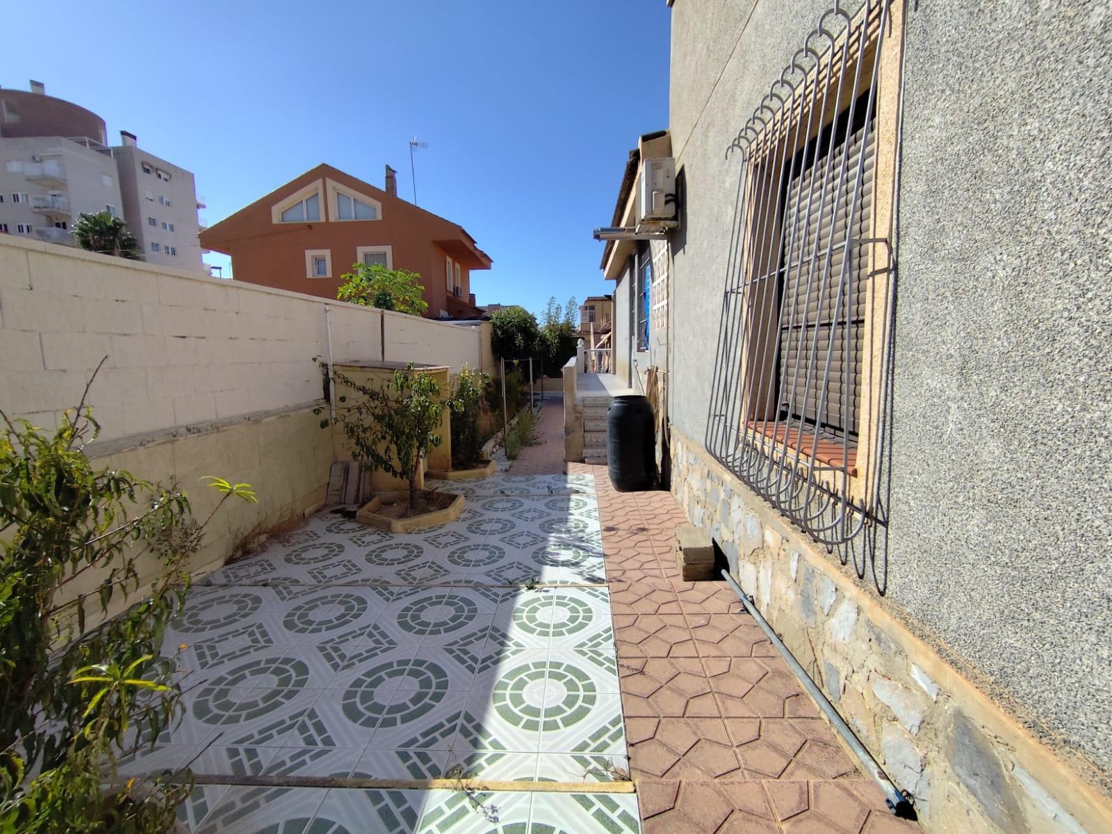 4 Bed, 2 Bath, HouseFor Sale, Torrevieja, Alicante