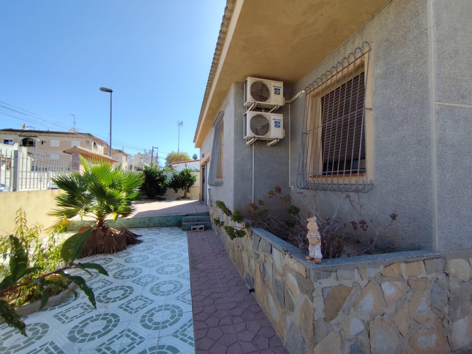 4 Bed, 2 Bath, HouseFor Sale, Torrevieja, Alicante