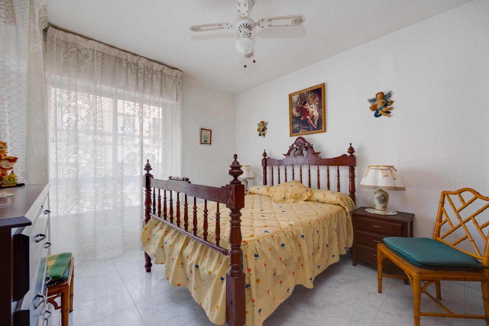 2 Bed, 1 Bath, ApartmentFor Sale, Torrevieja, Alicante