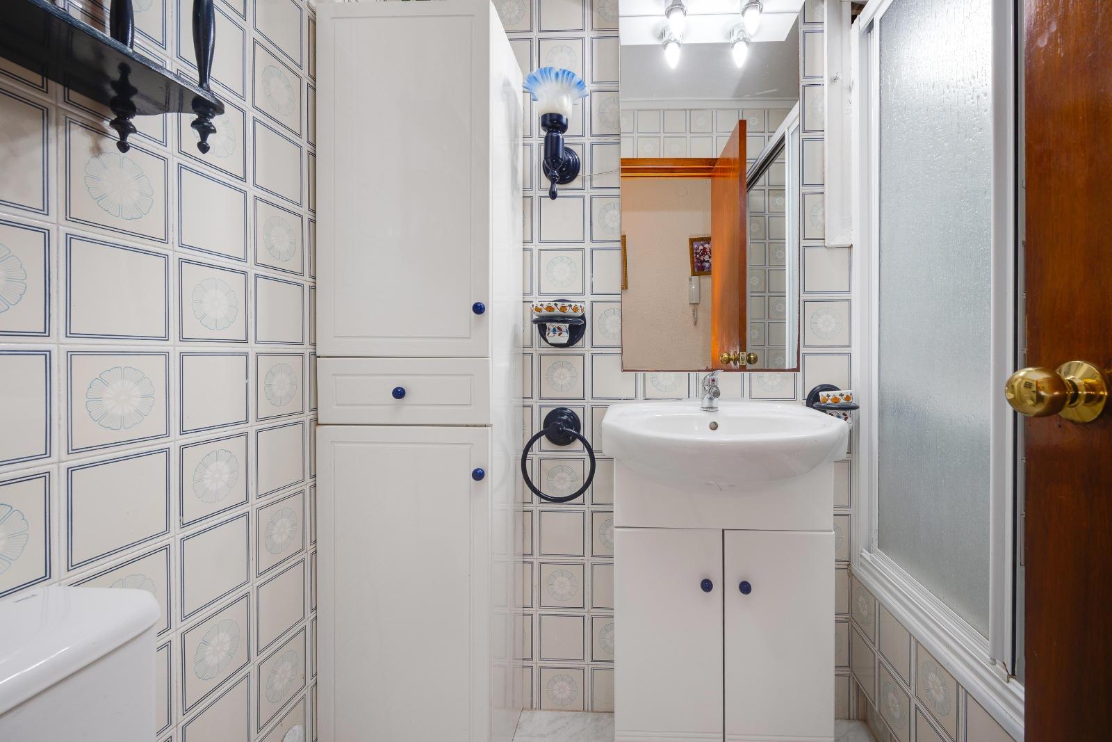 2 Bed, 1 Bath, ApartmentFor Sale, Torrevieja, Alicante