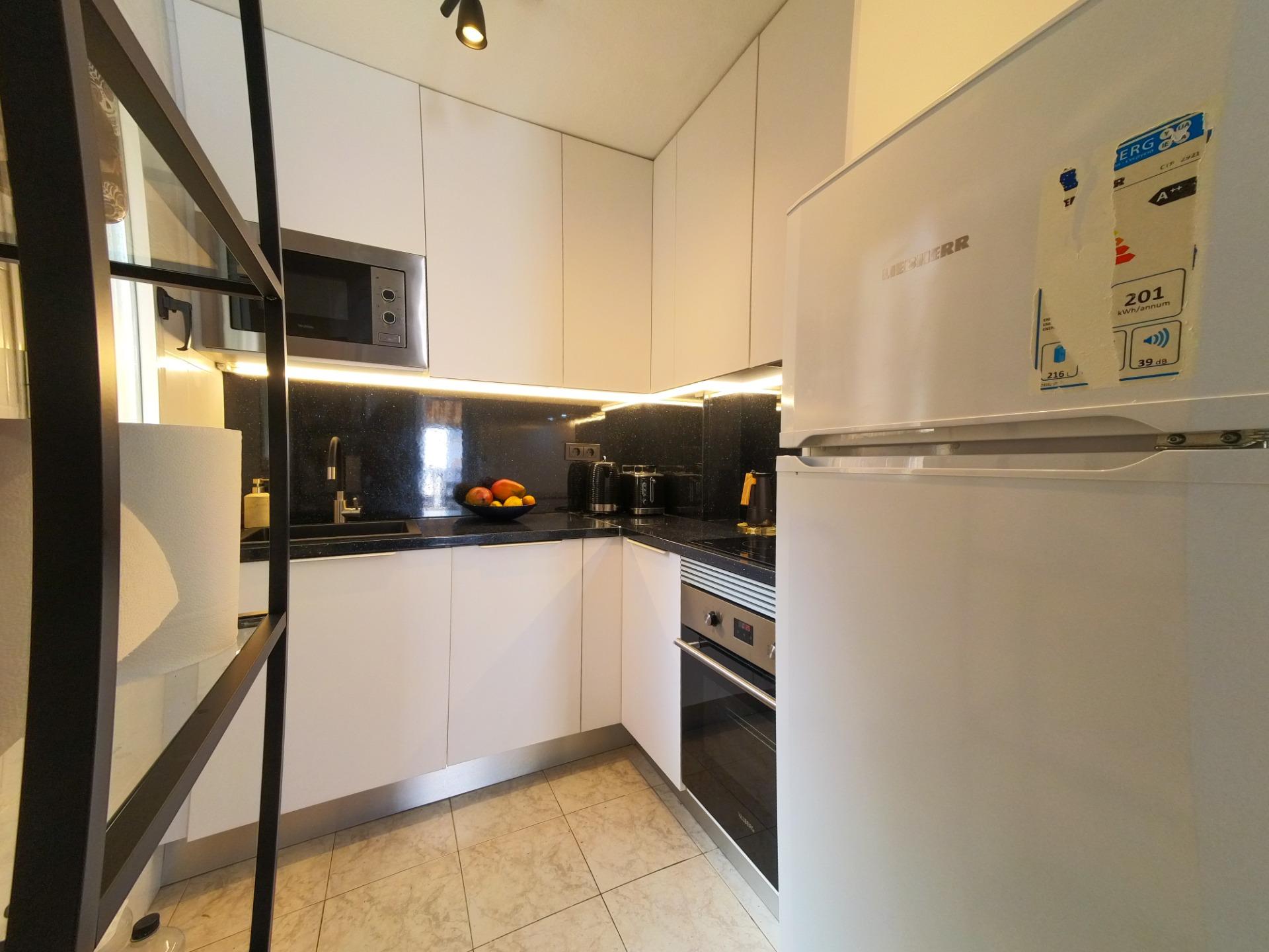 3 Bed, 1 Bath, ApartmentFor Sale, Torrevieja, Alicante