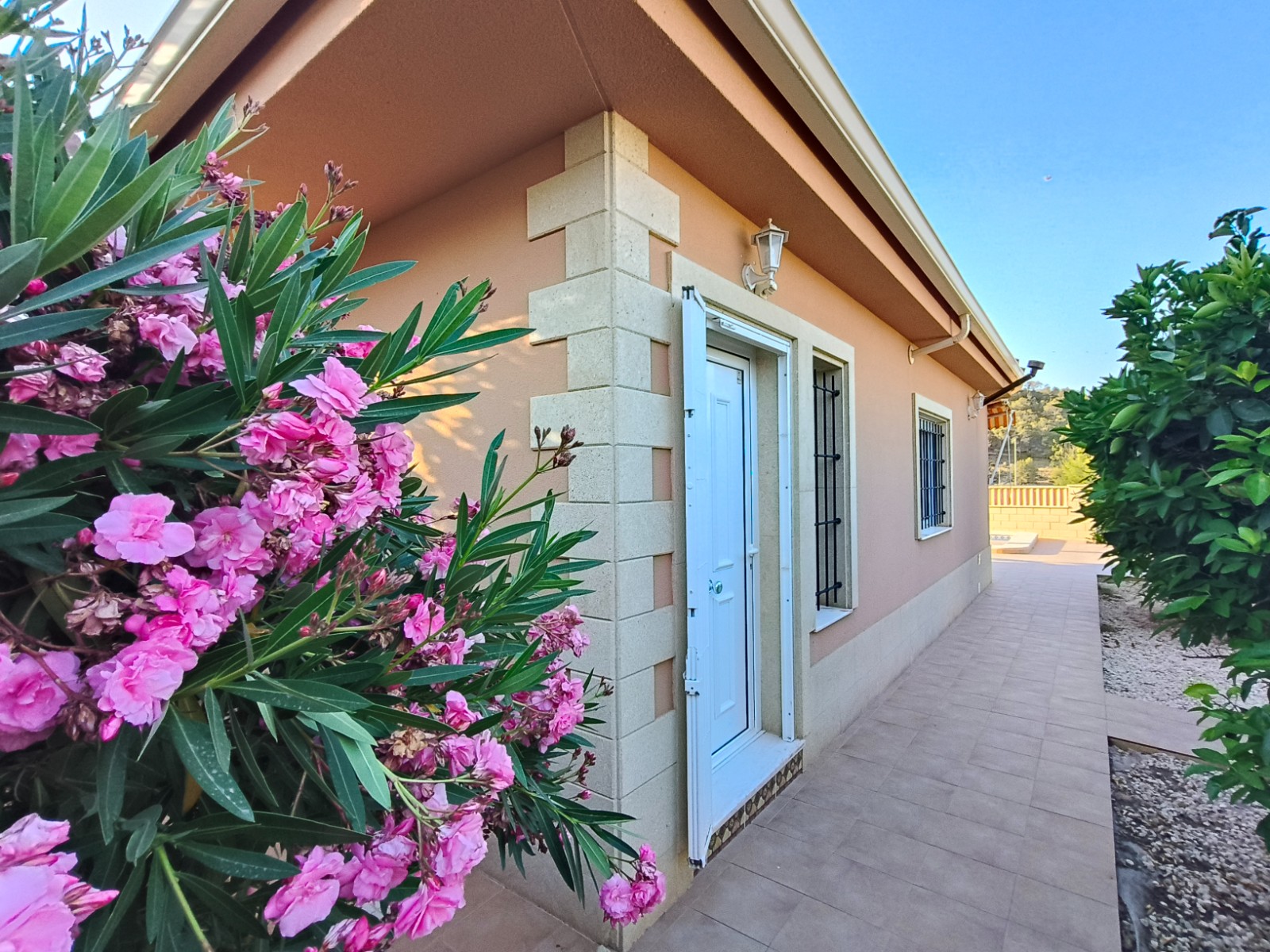 2 Bed, 1 Bath, HouseFor Sale, La Romana, Alicante