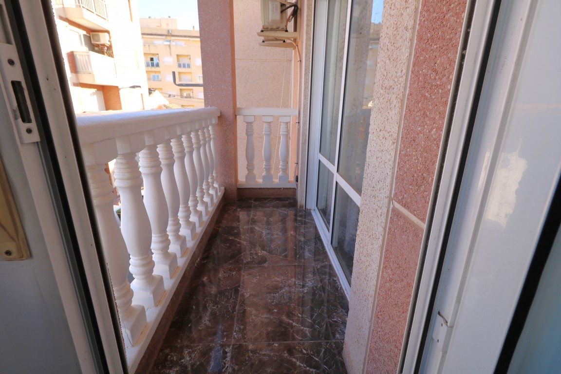 4 Bed, 2 Bath, ApartmentFor Sale, Torrevieja, Alicante