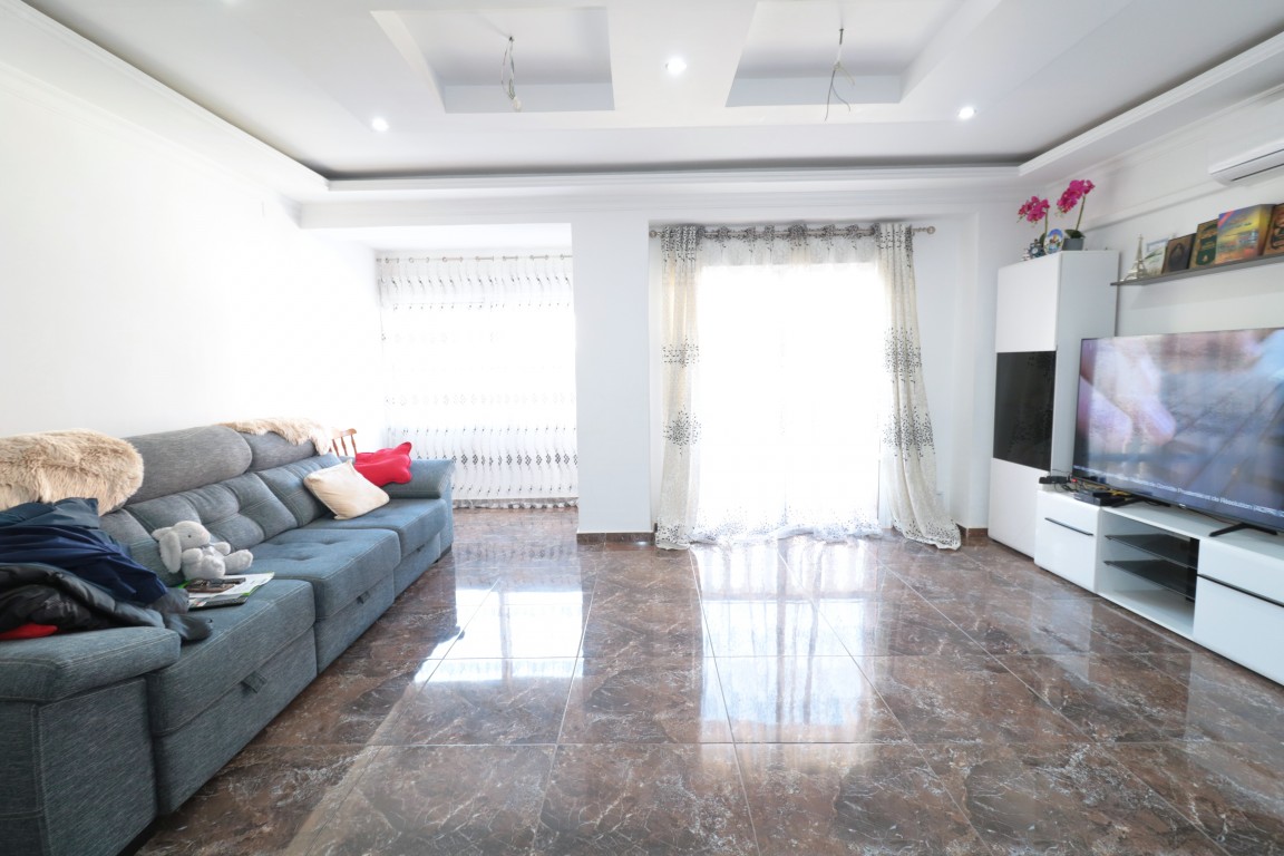 4 Bed, 2 Bath, ApartmentFor Sale, Torrevieja, Alicante