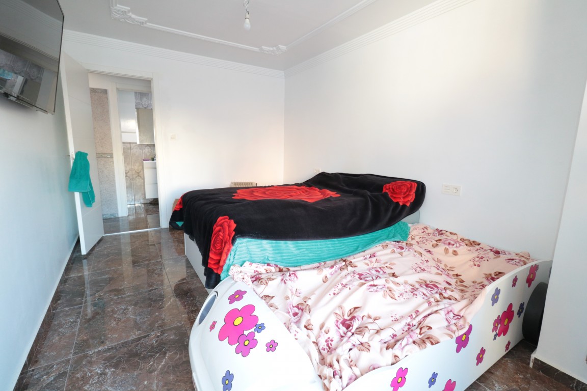 4 Bed, 2 Bath, ApartmentFor Sale, Torrevieja, Alicante