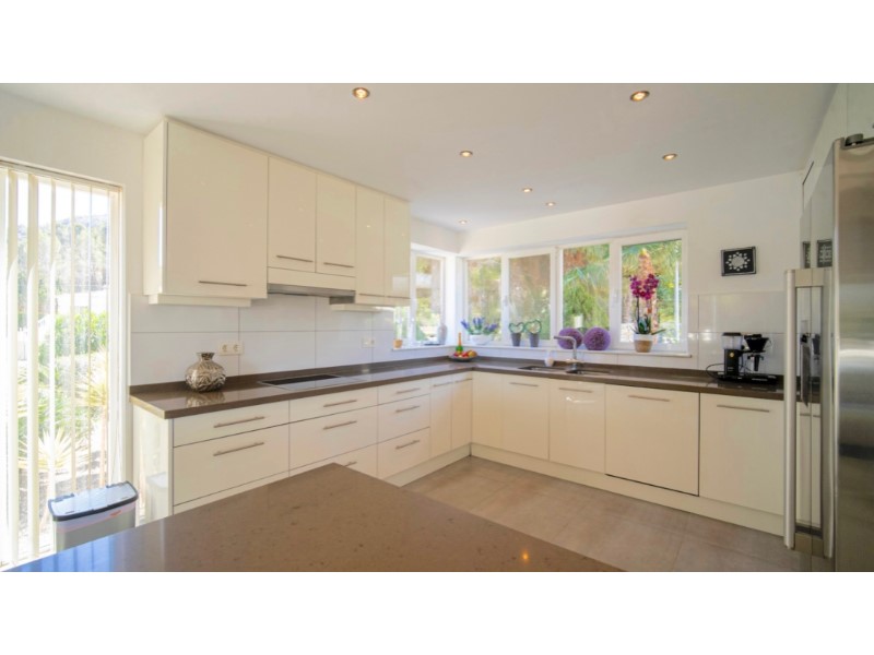 4 Bed, 2 Bath, HouseFor Sale, Alfas del Pi, Alicante