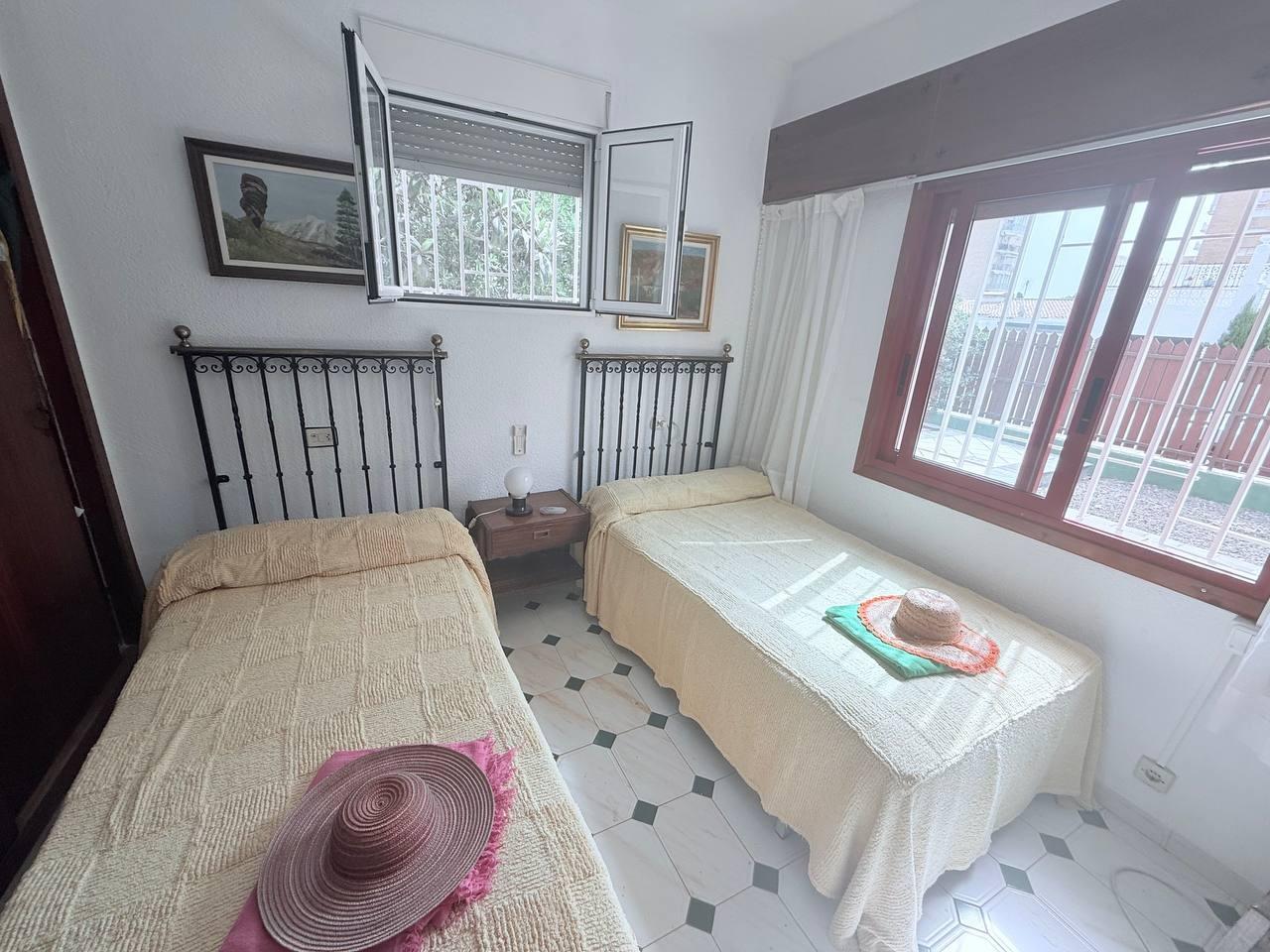 4 Bed, 3 Bath, HouseFor Sale, Orihuela Costa, Alicante