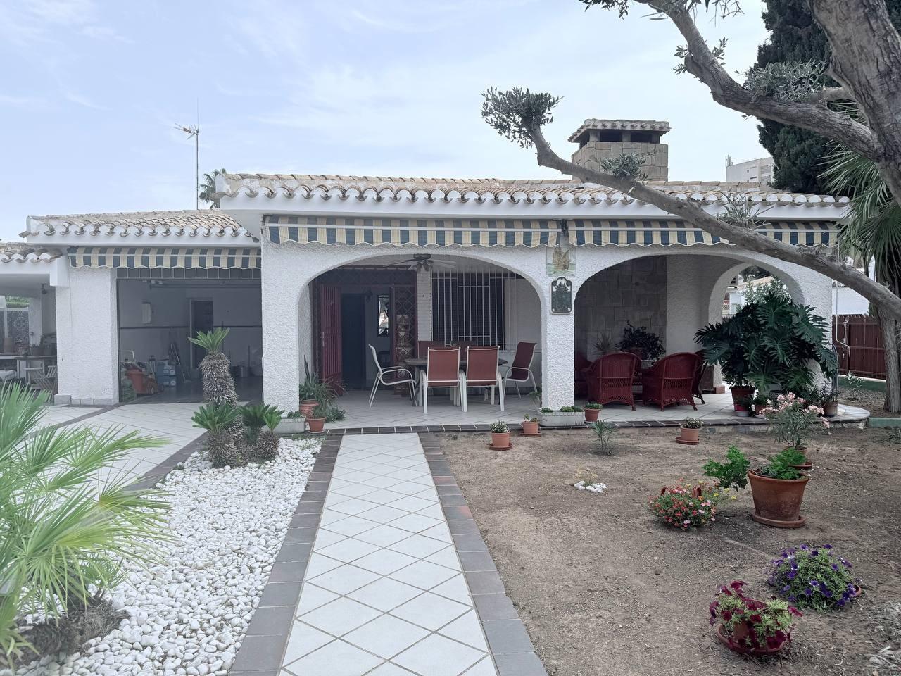 4 Bed, 3 Bath, HouseFor Sale, Orihuela Costa, Alicante