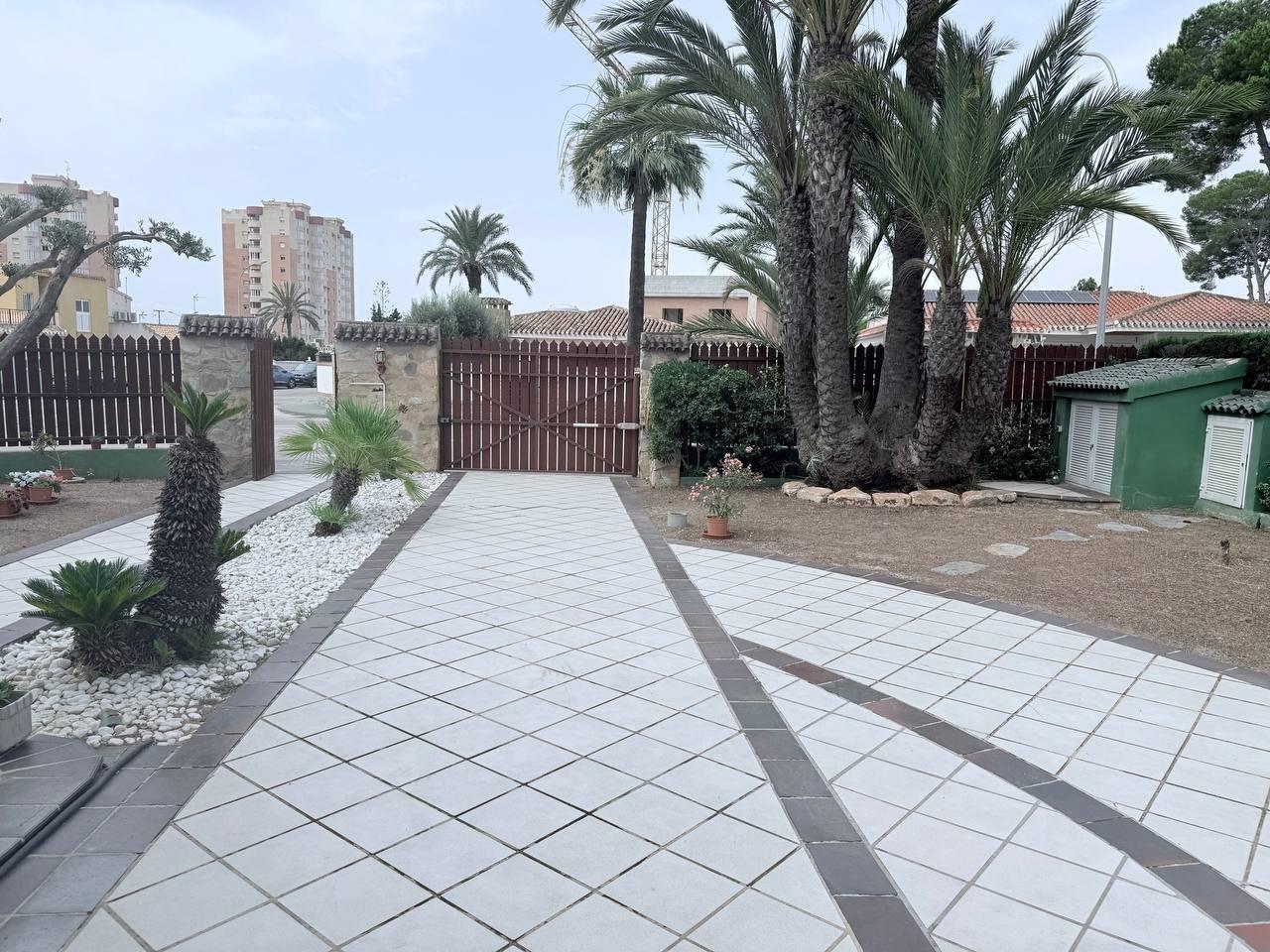 4 Bed, 3 Bath, HouseFor Sale, Orihuela Costa, Alicante