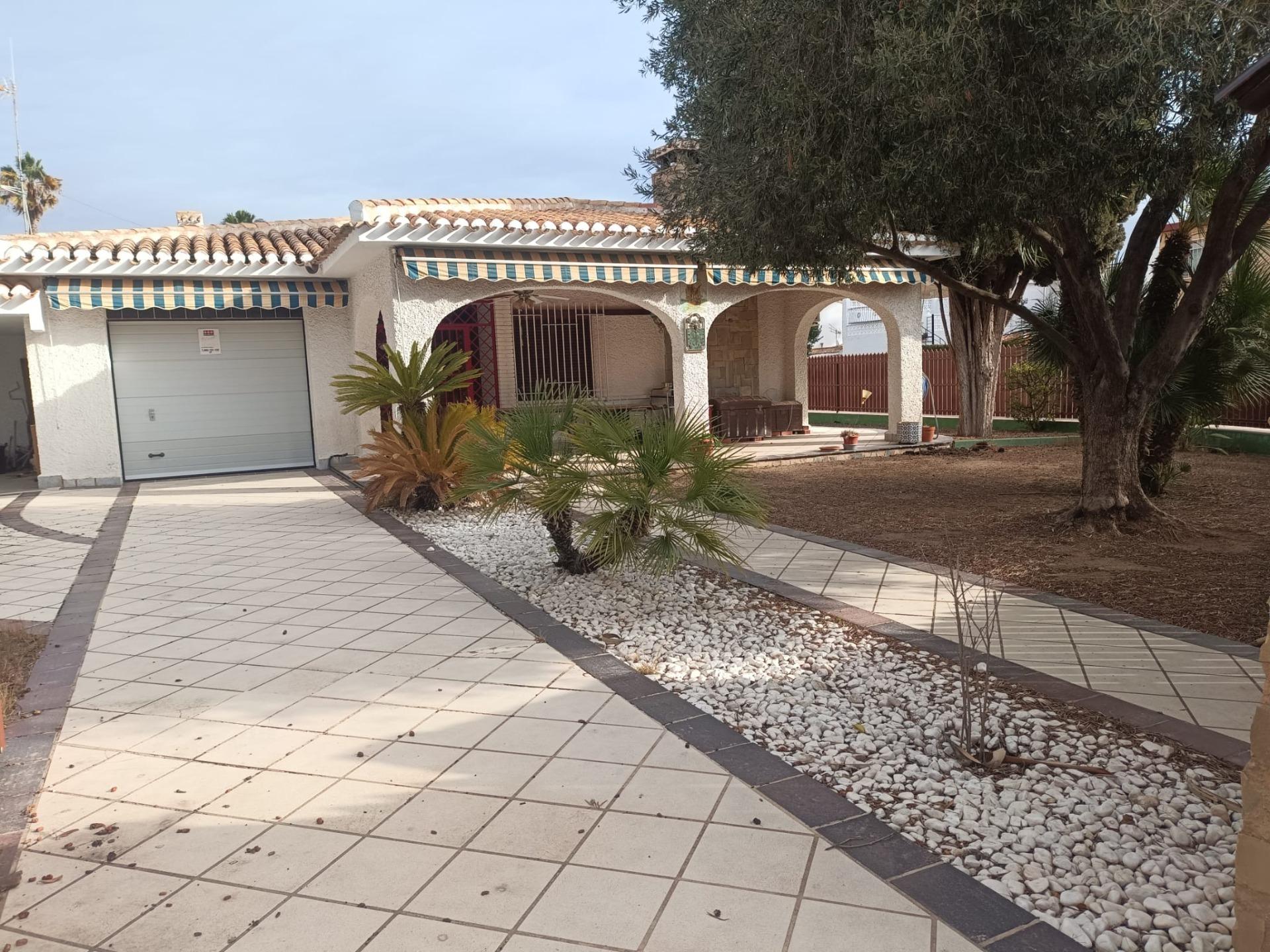 4 Bed, 3 Bath, HouseFor Sale, Orihuela Costa, Alicante