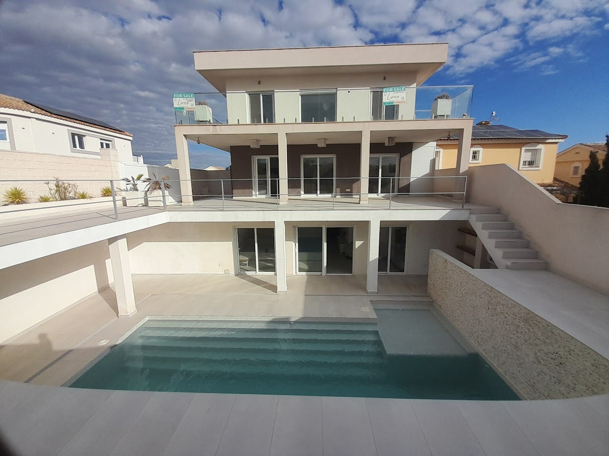 4 Bed, 4 Bath, HouseFor Sale, Gran Alacant, Alicante