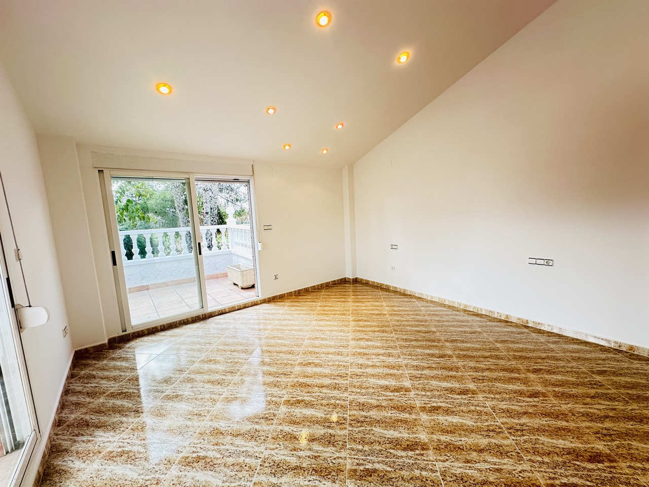 5 Bed, 3 Bath, HouseFor Sale, Orihuela, Alicante