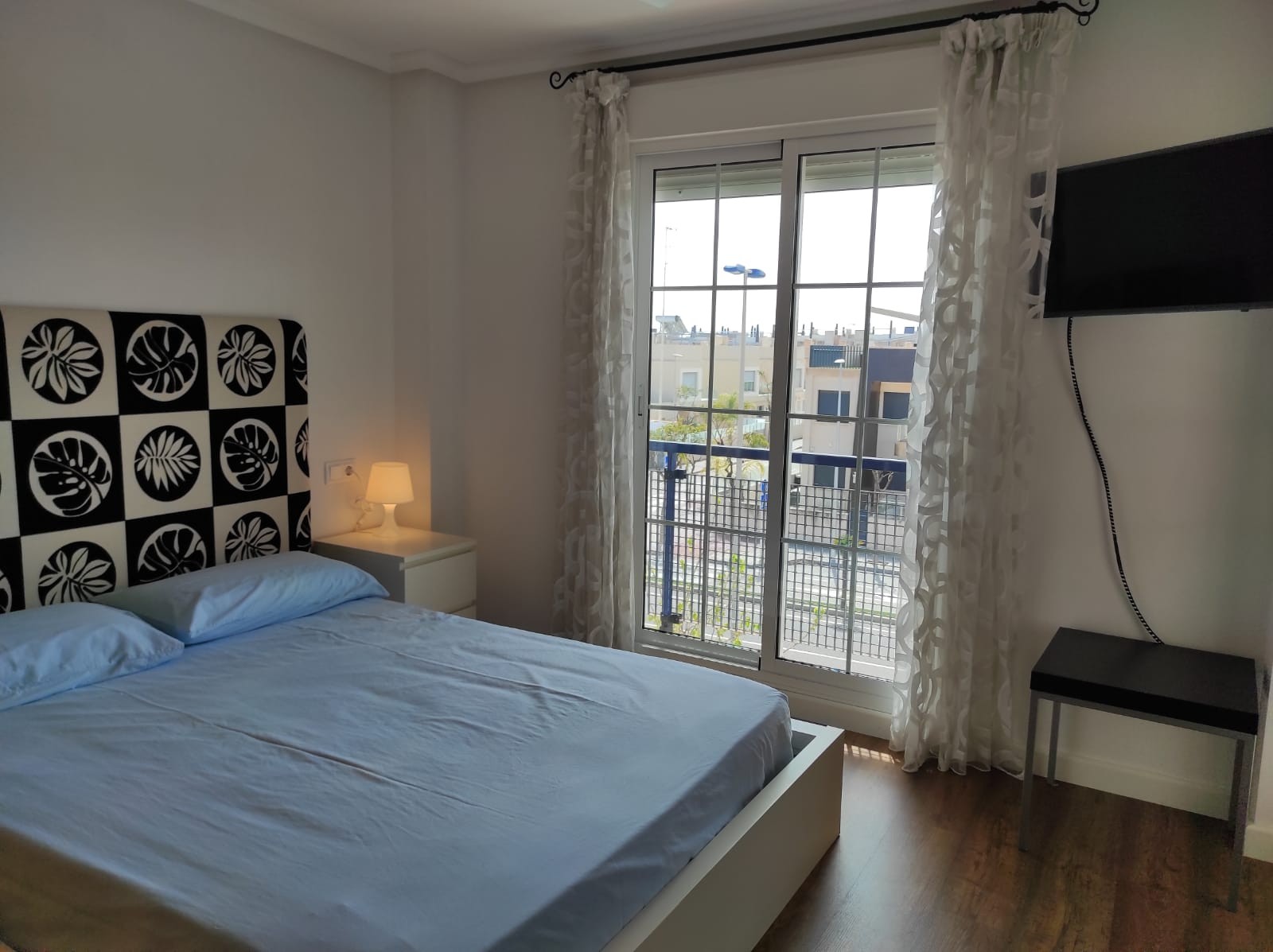 2 Bed, 1 Bath, ApartmentFor Sale, Mil Palmeras, Alicante