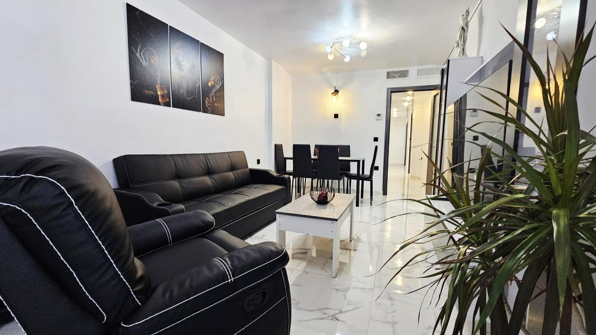 3 Bed, 1 Bath, ApartmentFor Sale, Torrevieja, Alicante