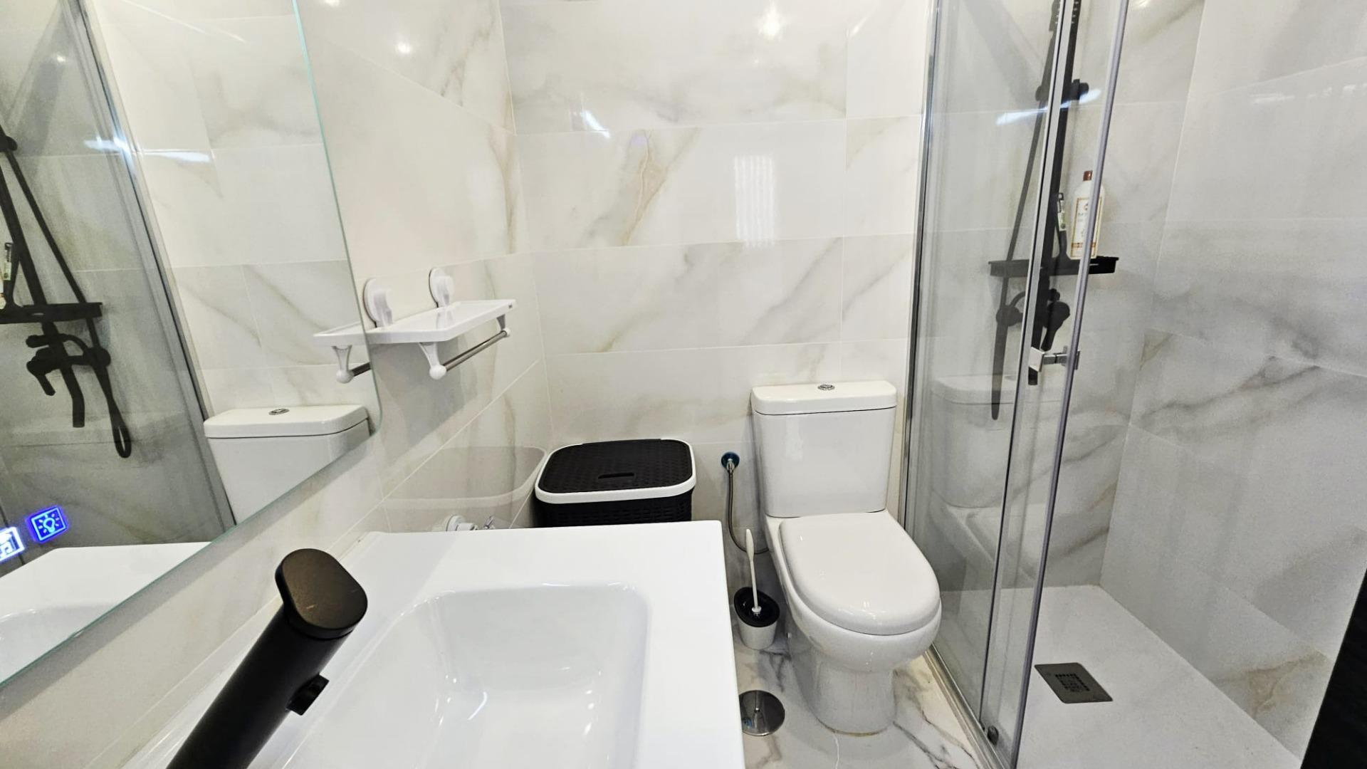 3 Bed, 1 Bath, ApartmentFor Sale, Torrevieja, Alicante