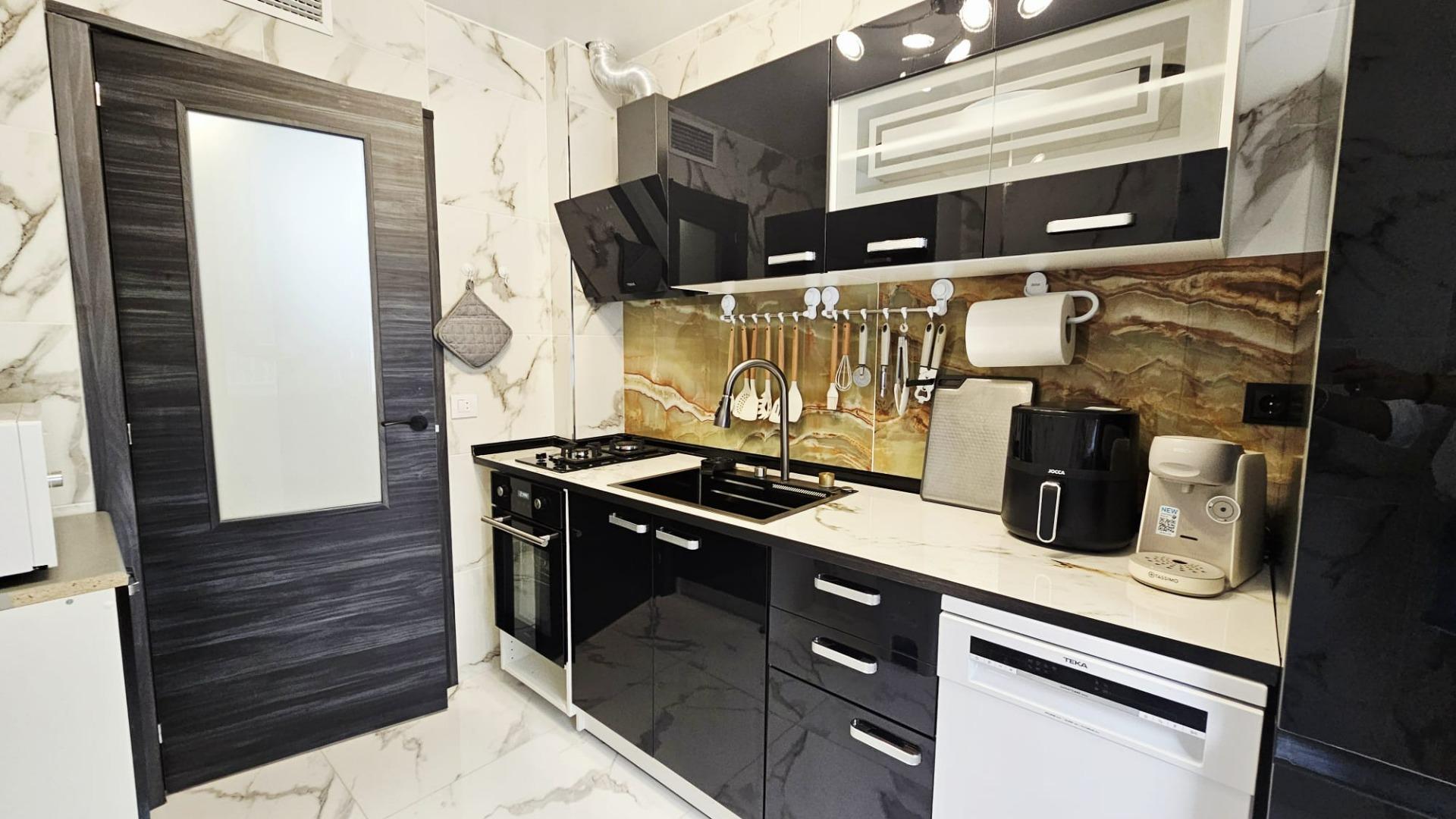 3 Bed, 1 Bath, ApartmentFor Sale, Torrevieja, Alicante