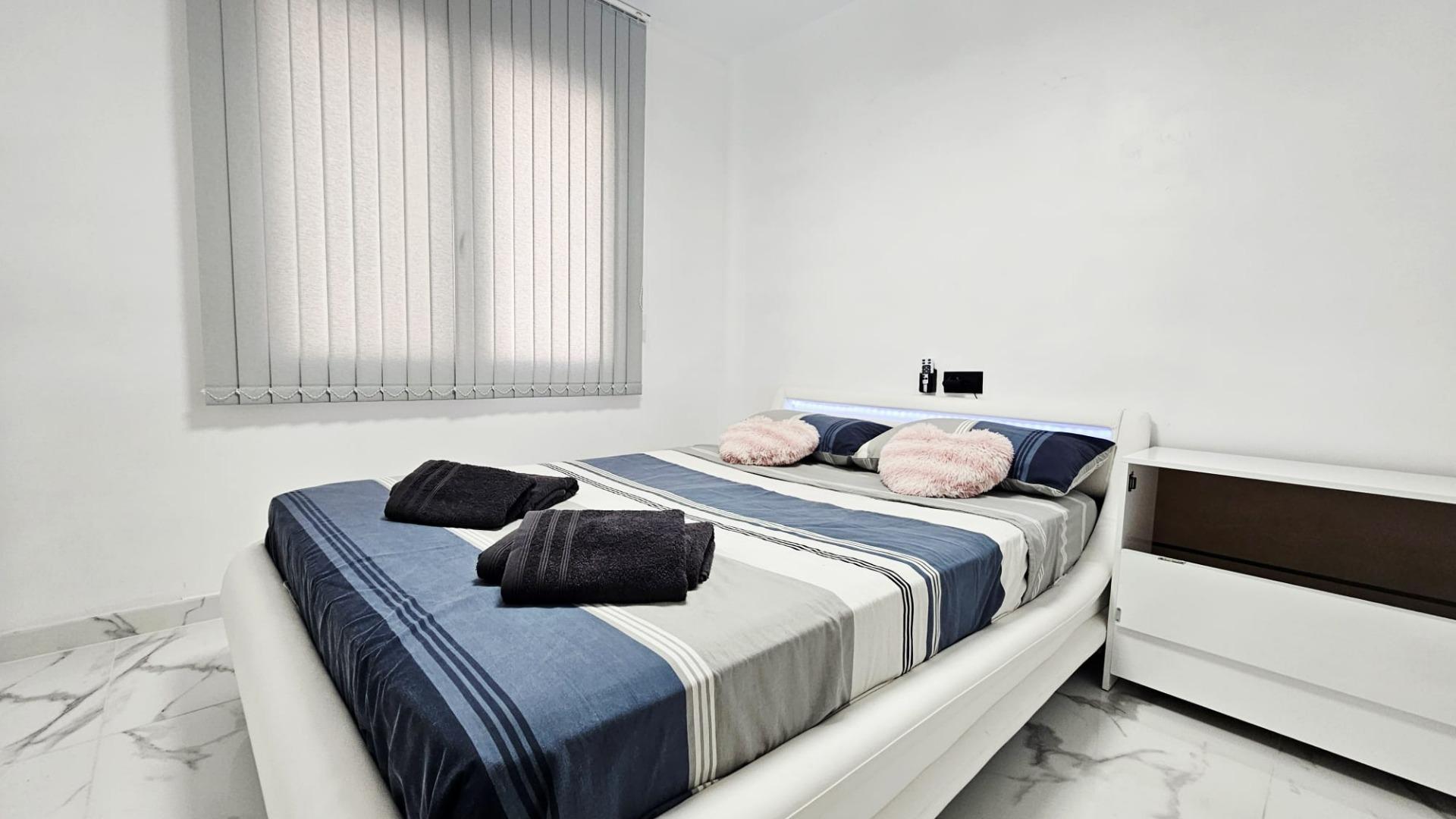 3 Bed, 1 Bath, ApartmentFor Sale, Torrevieja, Alicante