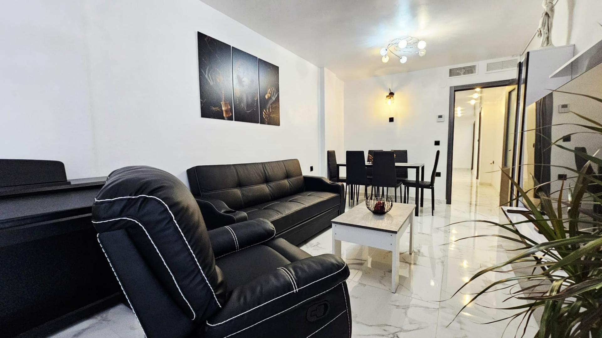 3 Bed, 1 Bath, ApartmentFor Sale, Torrevieja, Alicante