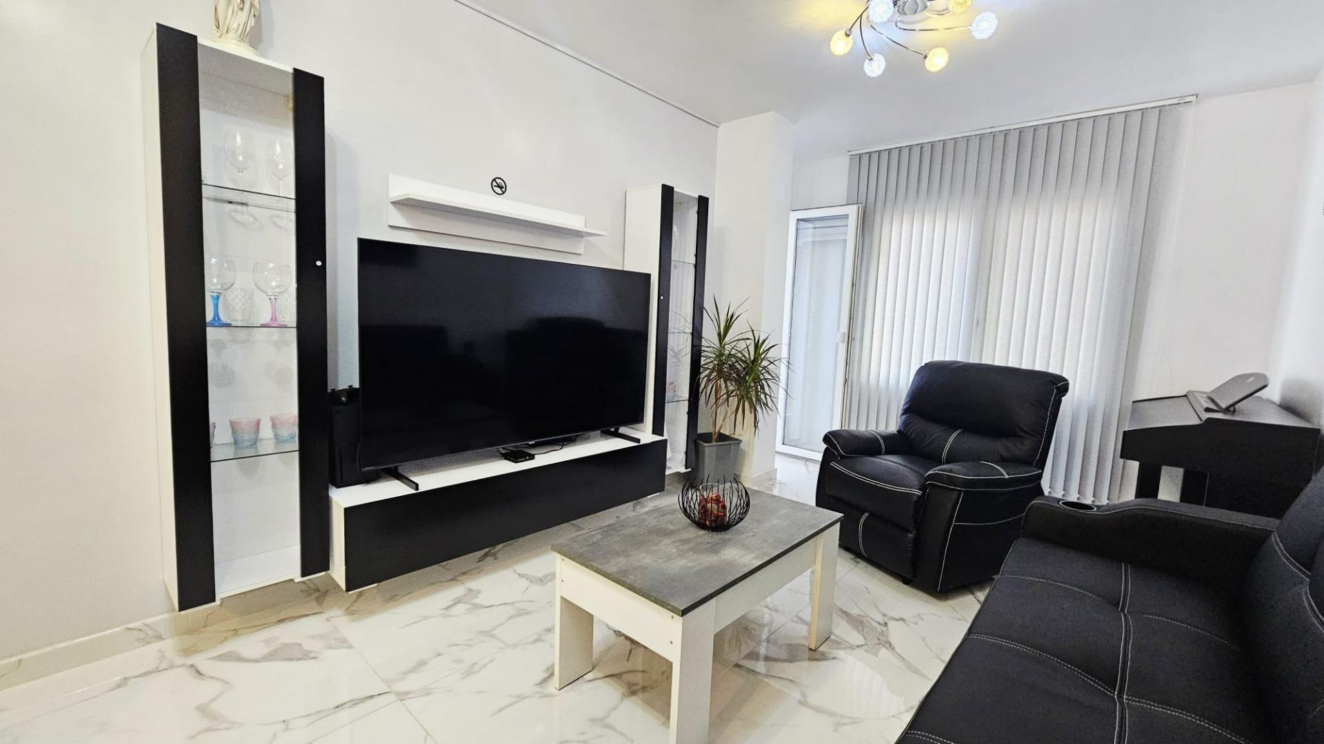 3 Bed, 1 Bath, ApartmentFor Sale, Torrevieja, Alicante