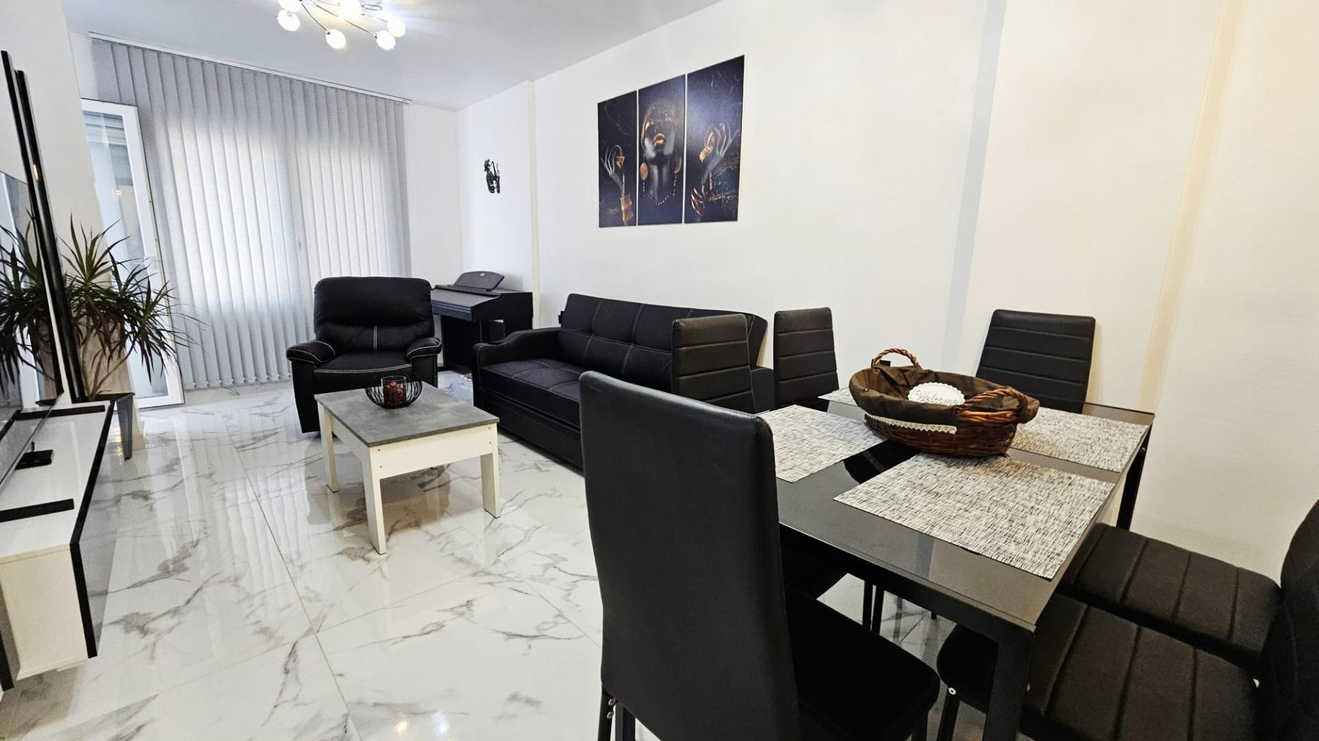 3 Bed, 1 Bath, ApartmentFor Sale, Torrevieja, Alicante