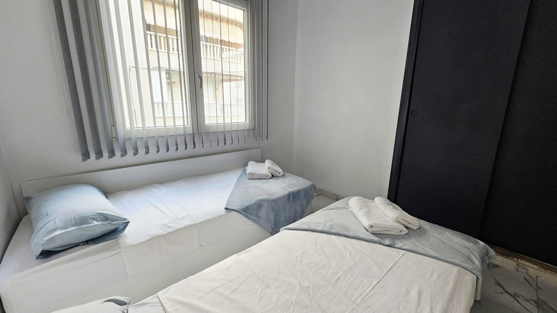 3 Bed, 1 Bath, ApartmentFor Sale, Torrevieja, Alicante