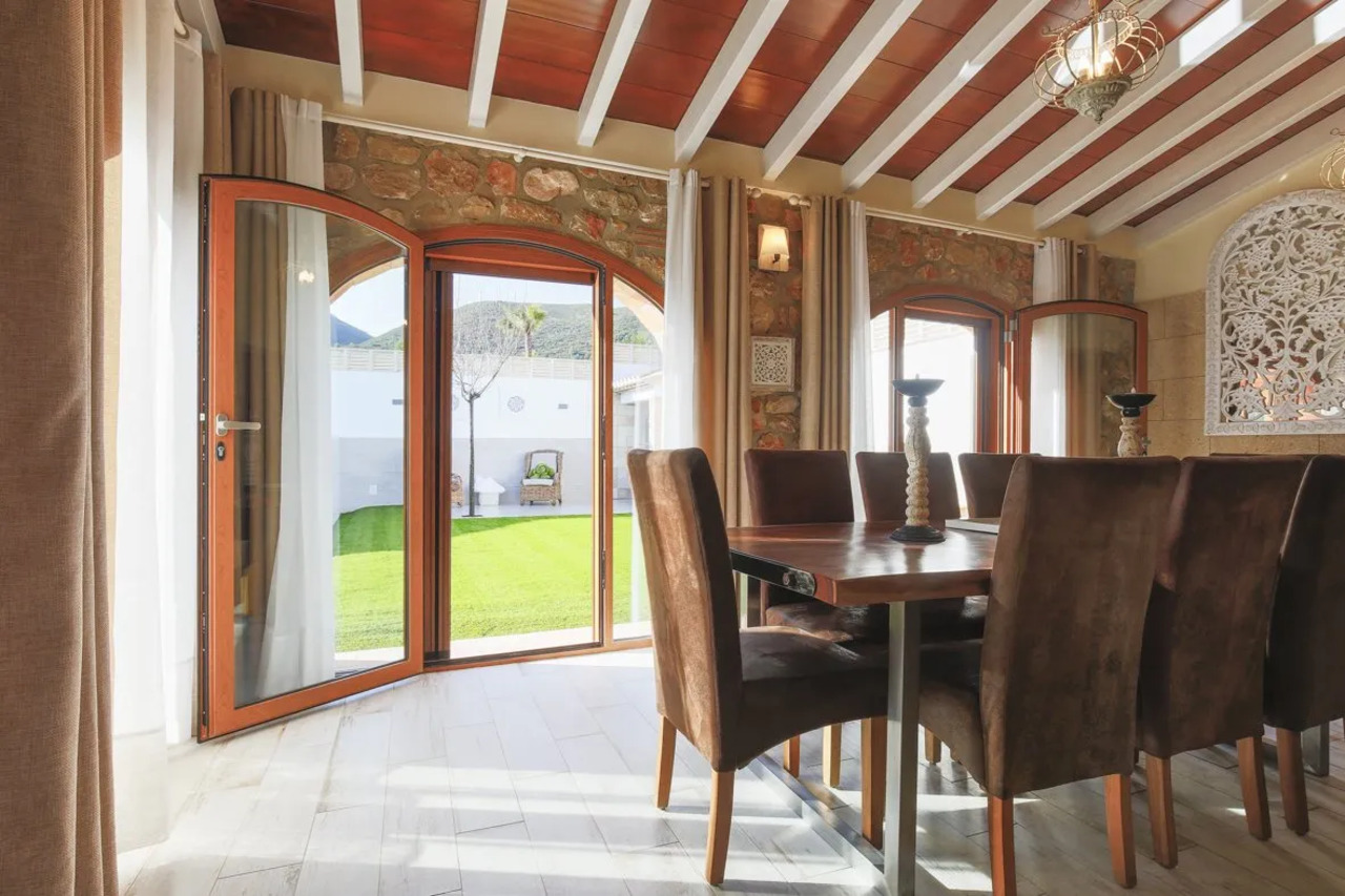 10 Bed, 10 Bath, HouseFor Sale, Jalon, Alicante