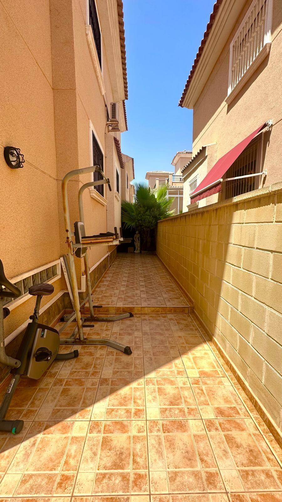 3 Bed, 2 Bath, HouseFor Sale, Orihuela, Alicante