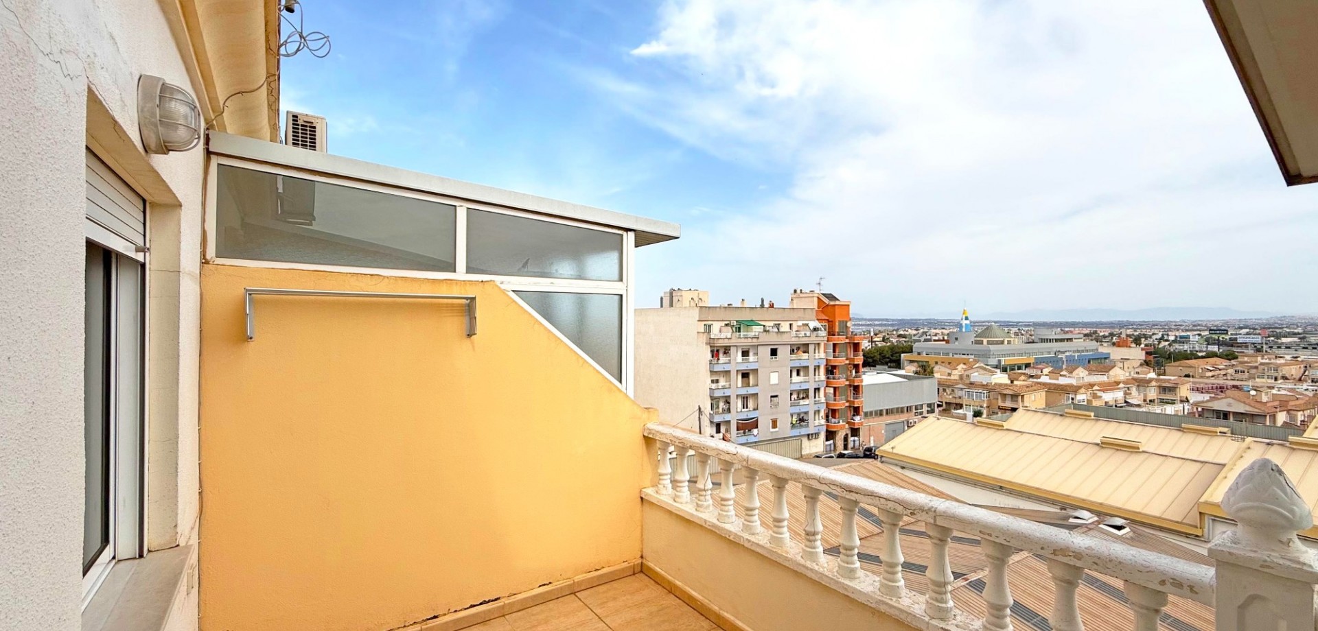 2 Bed, 1 Bath, ApartmentFor Sale, Torrevieja, Alicante