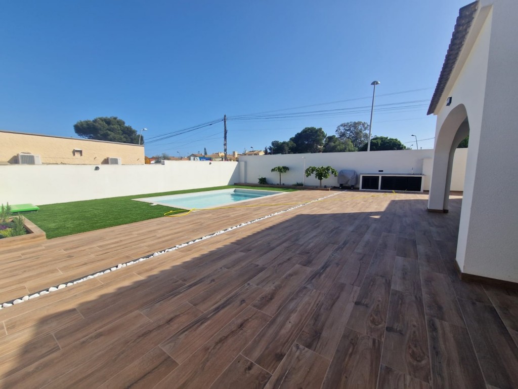 3 Bed, 2 Bath, HouseFor Sale, Los Balcones, Alicante