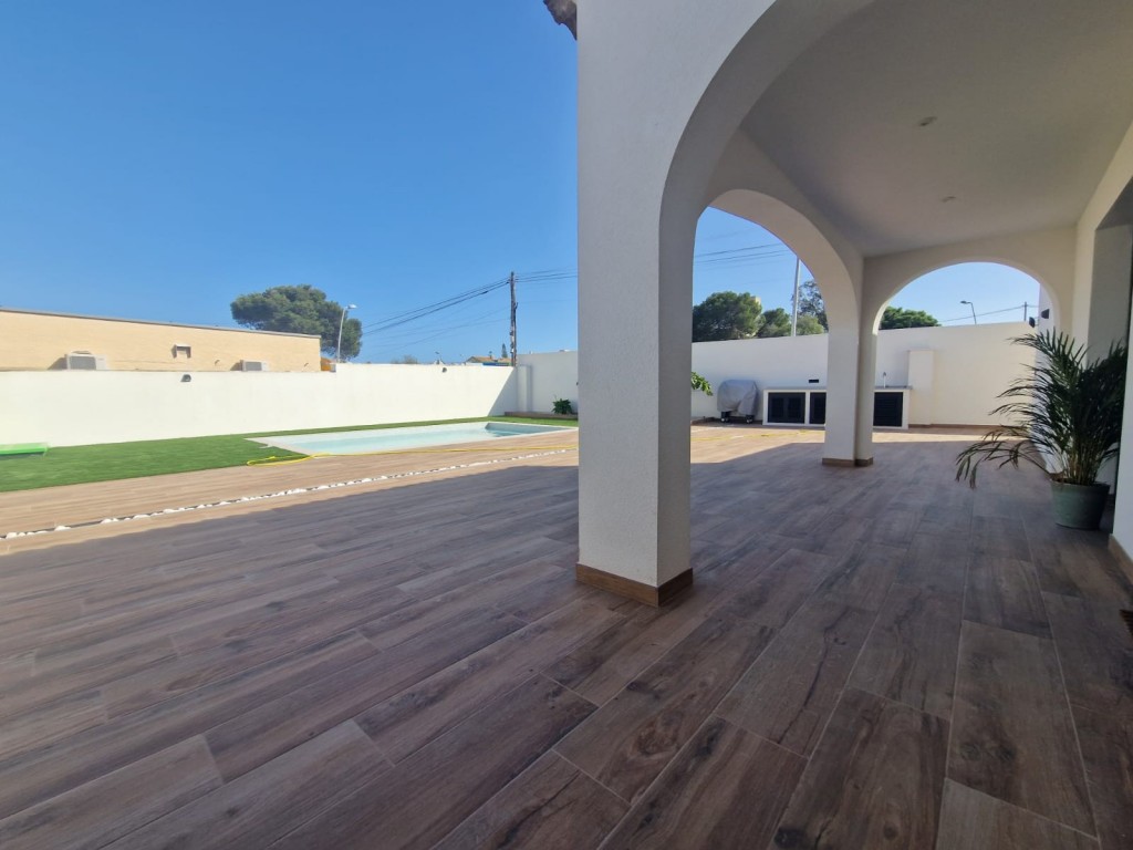 3 Bed, 2 Bath, HouseFor Sale, Los Balcones, Alicante