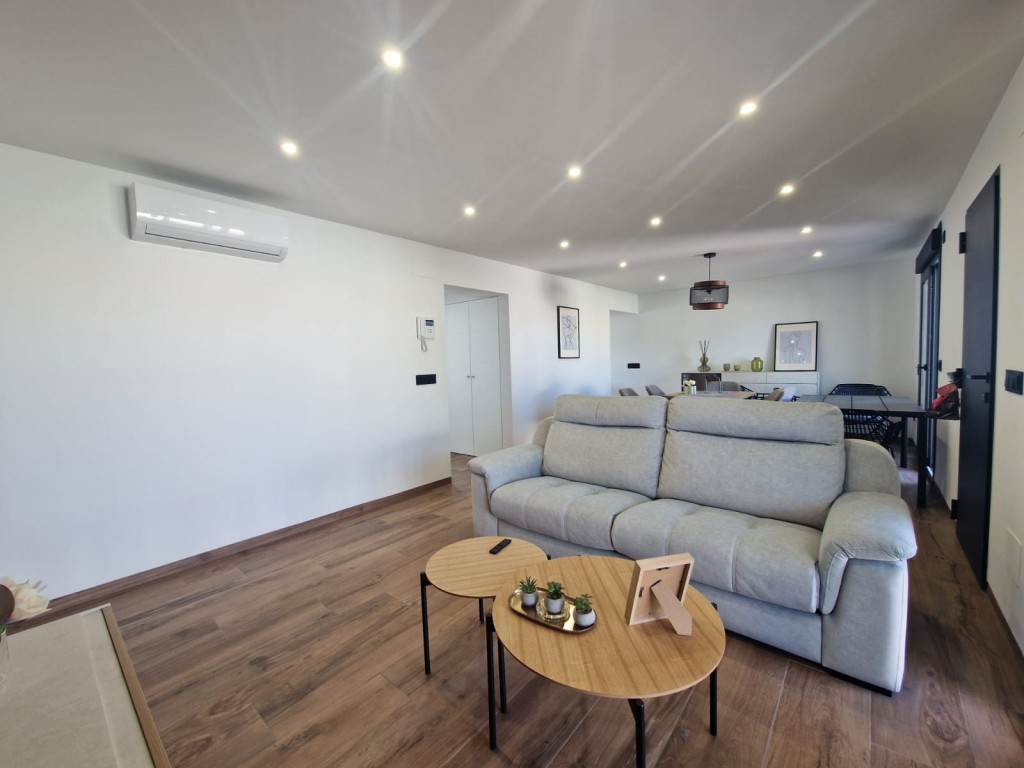 3 Bed, 2 Bath, HouseFor Sale, Los Balcones, Alicante